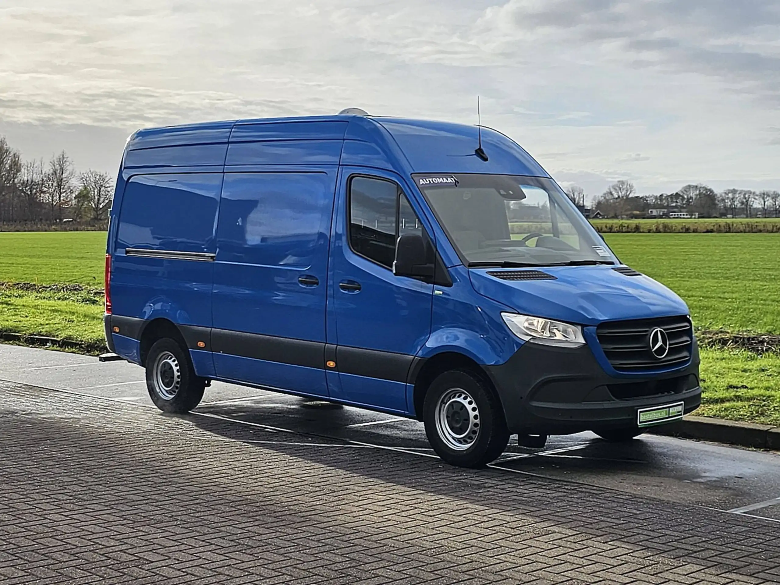 Mercedes-Benz - Sprinter