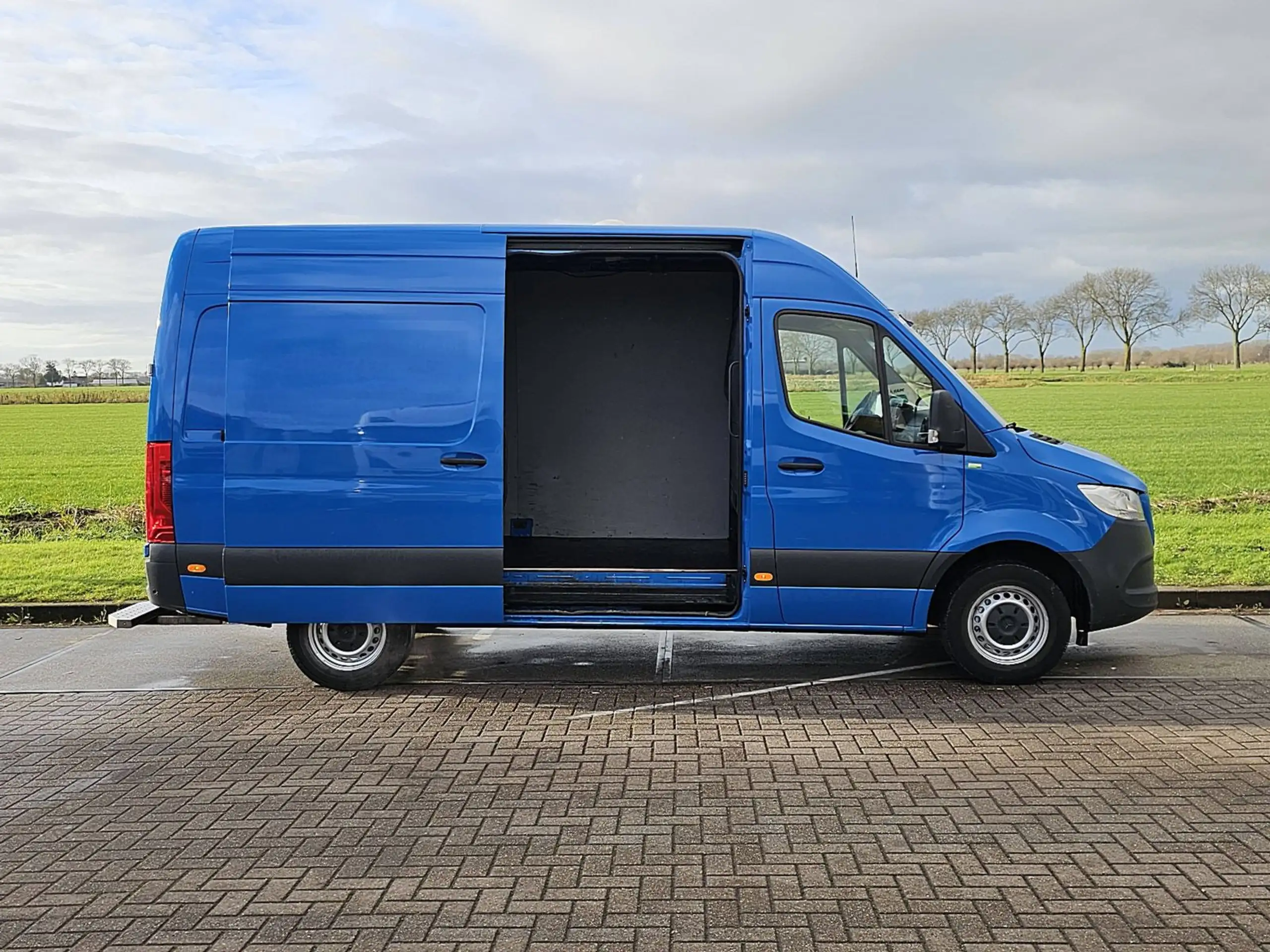 Mercedes-Benz - Sprinter