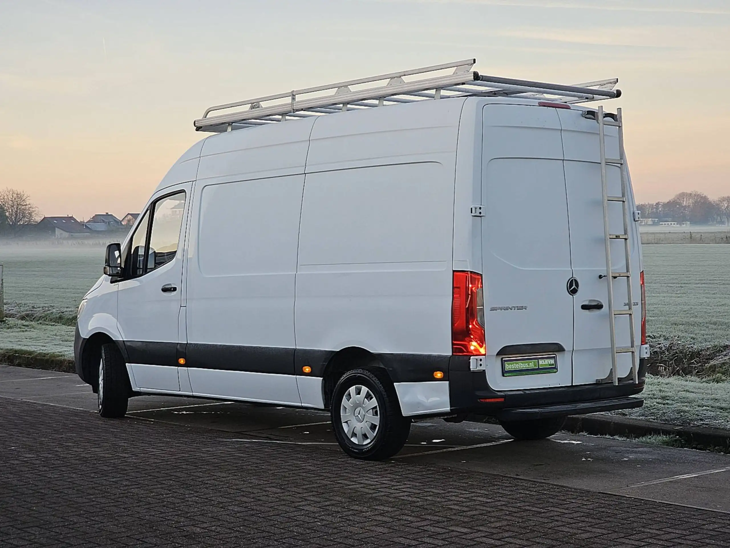 Mercedes-Benz - Sprinter