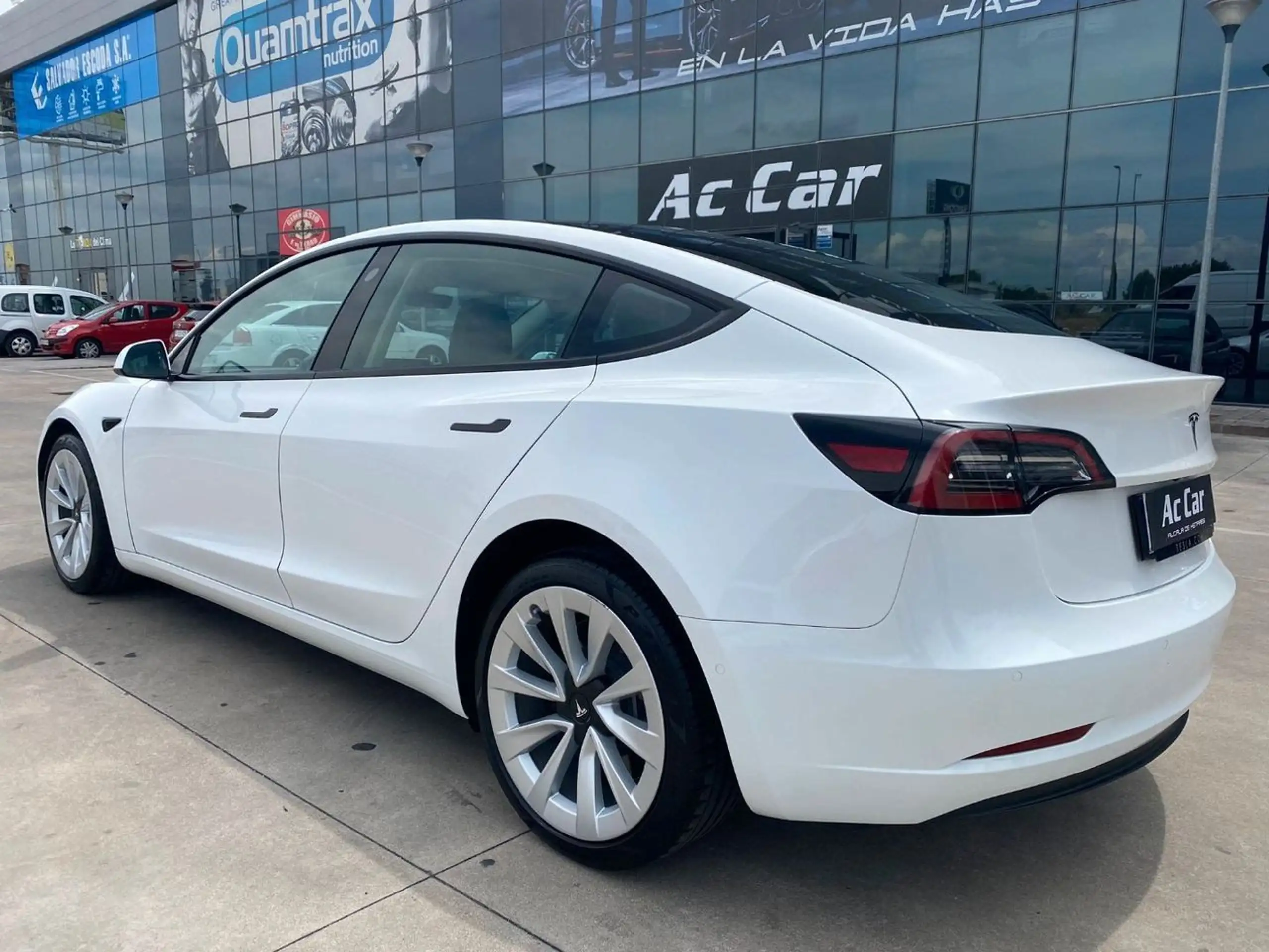 Tesla - Model 3