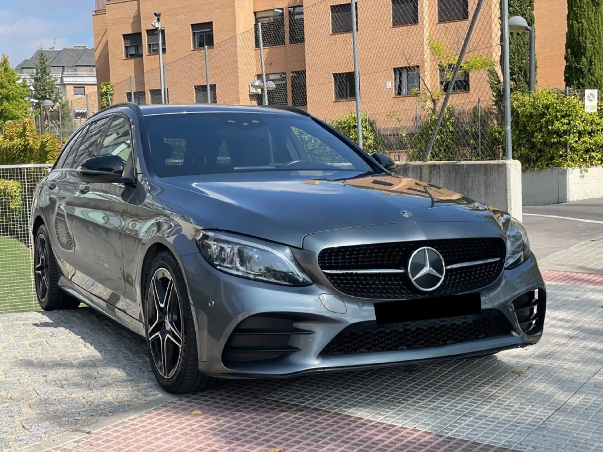 Mercedes-Benz - C 220