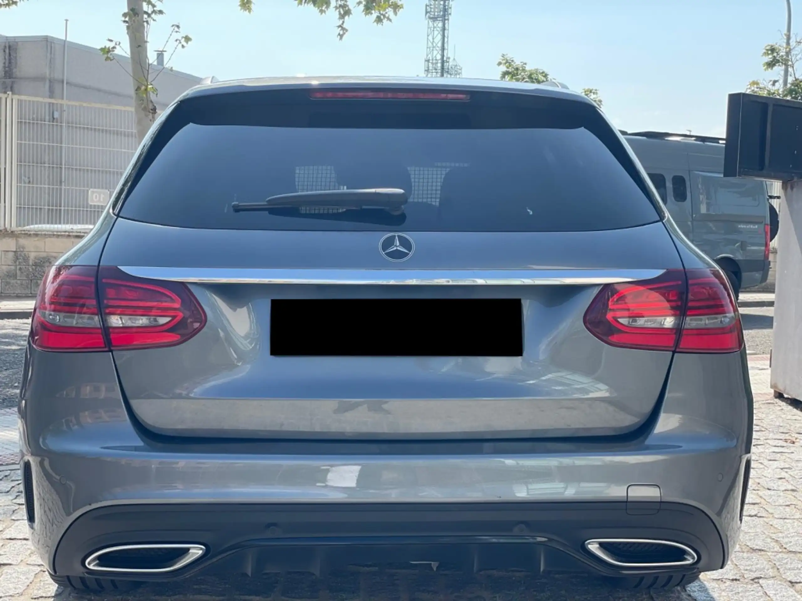 Mercedes-Benz - C 220