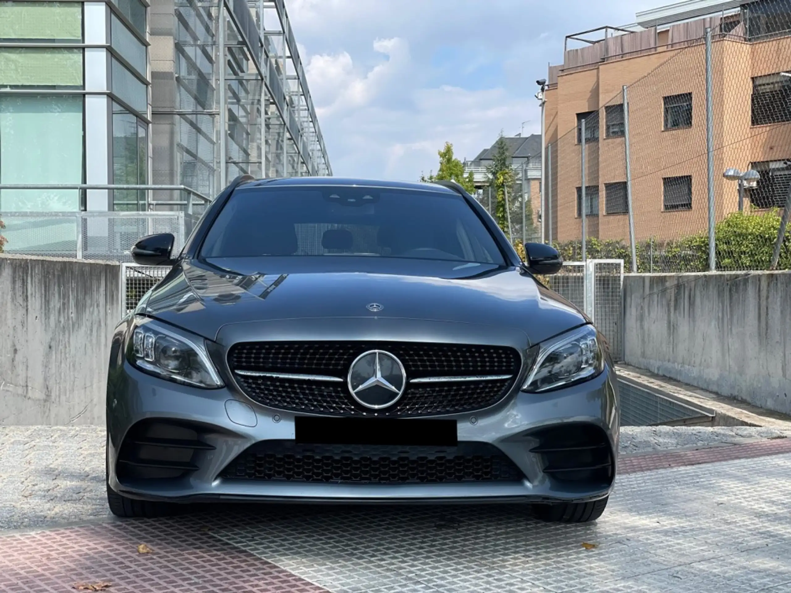 Mercedes-Benz - C 220