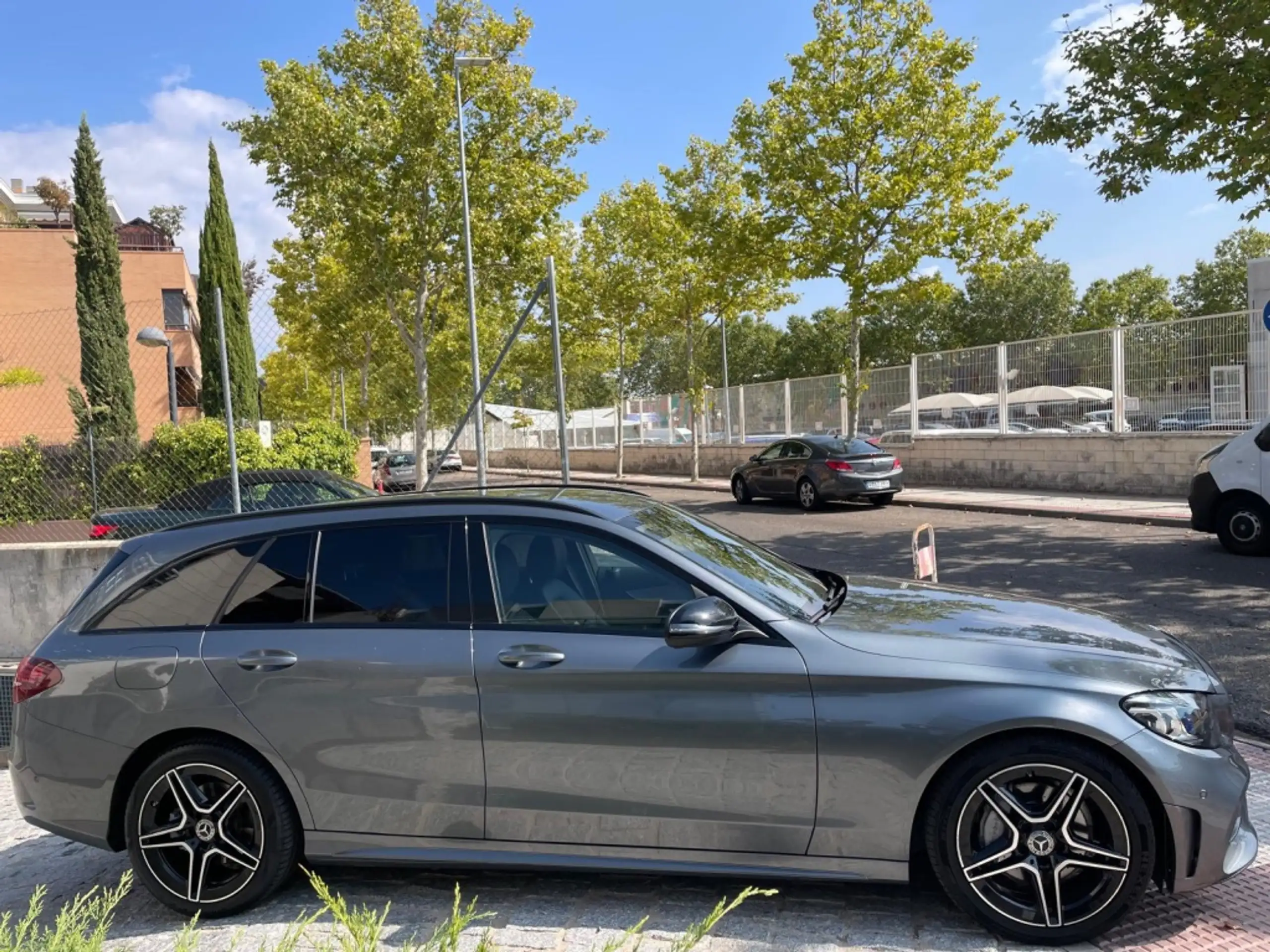 Mercedes-Benz - C 220