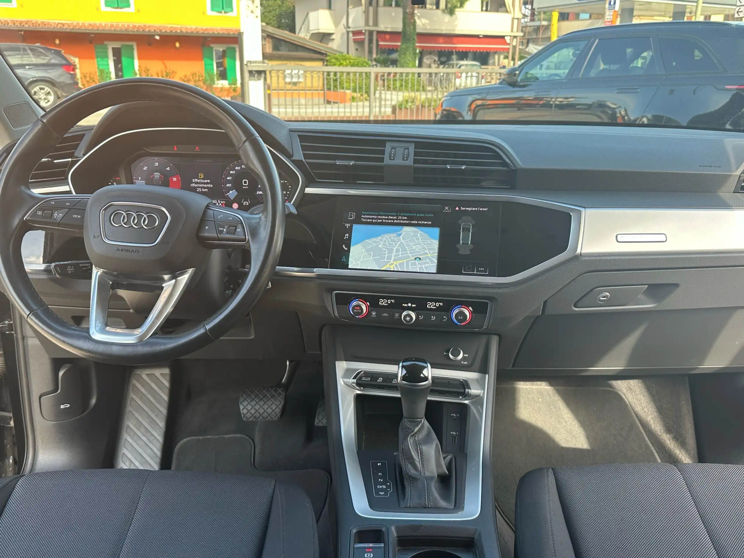 Audi - Q3