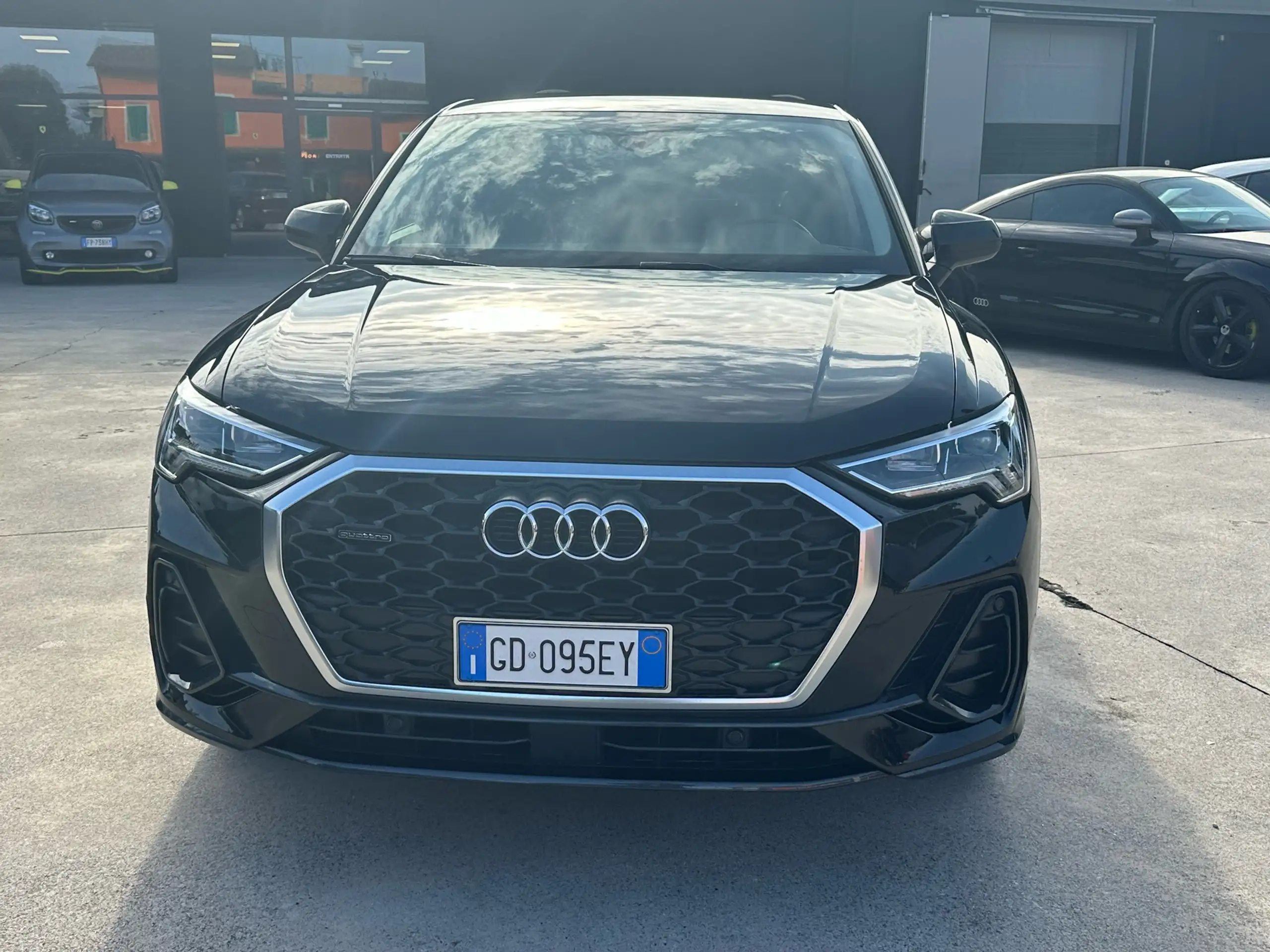 Audi - Q3