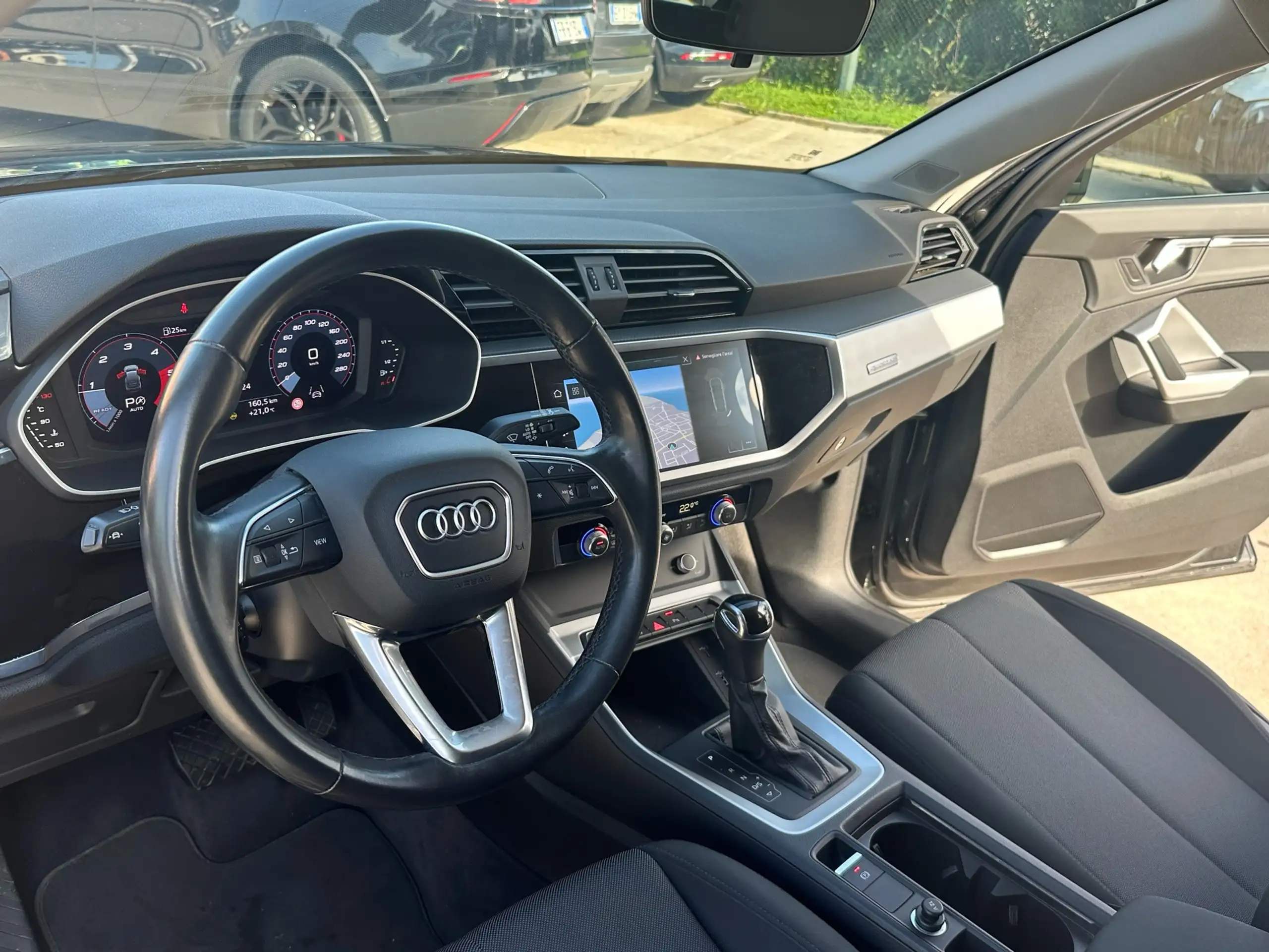 Audi - Q3