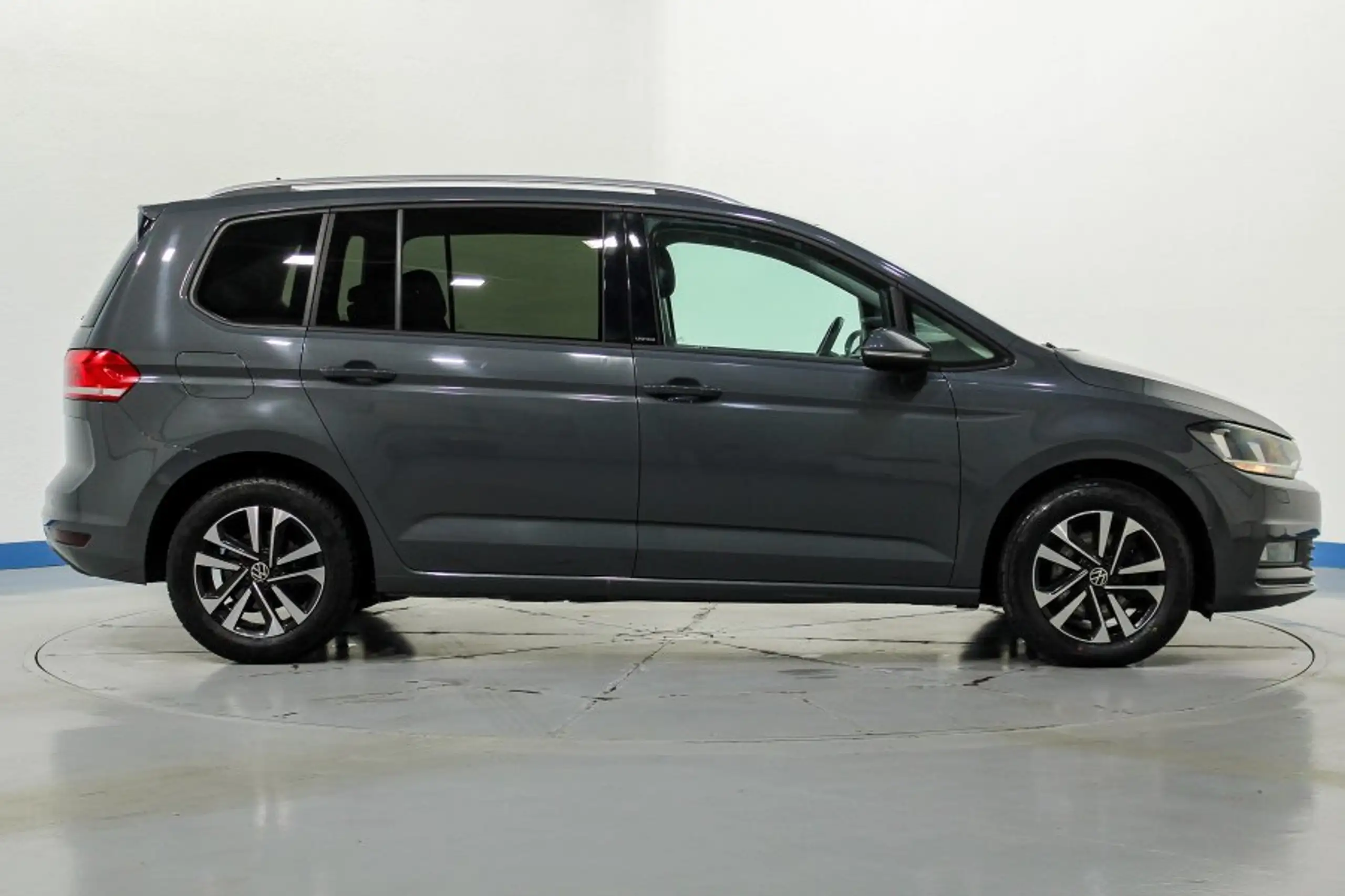 Volkswagen - Touran