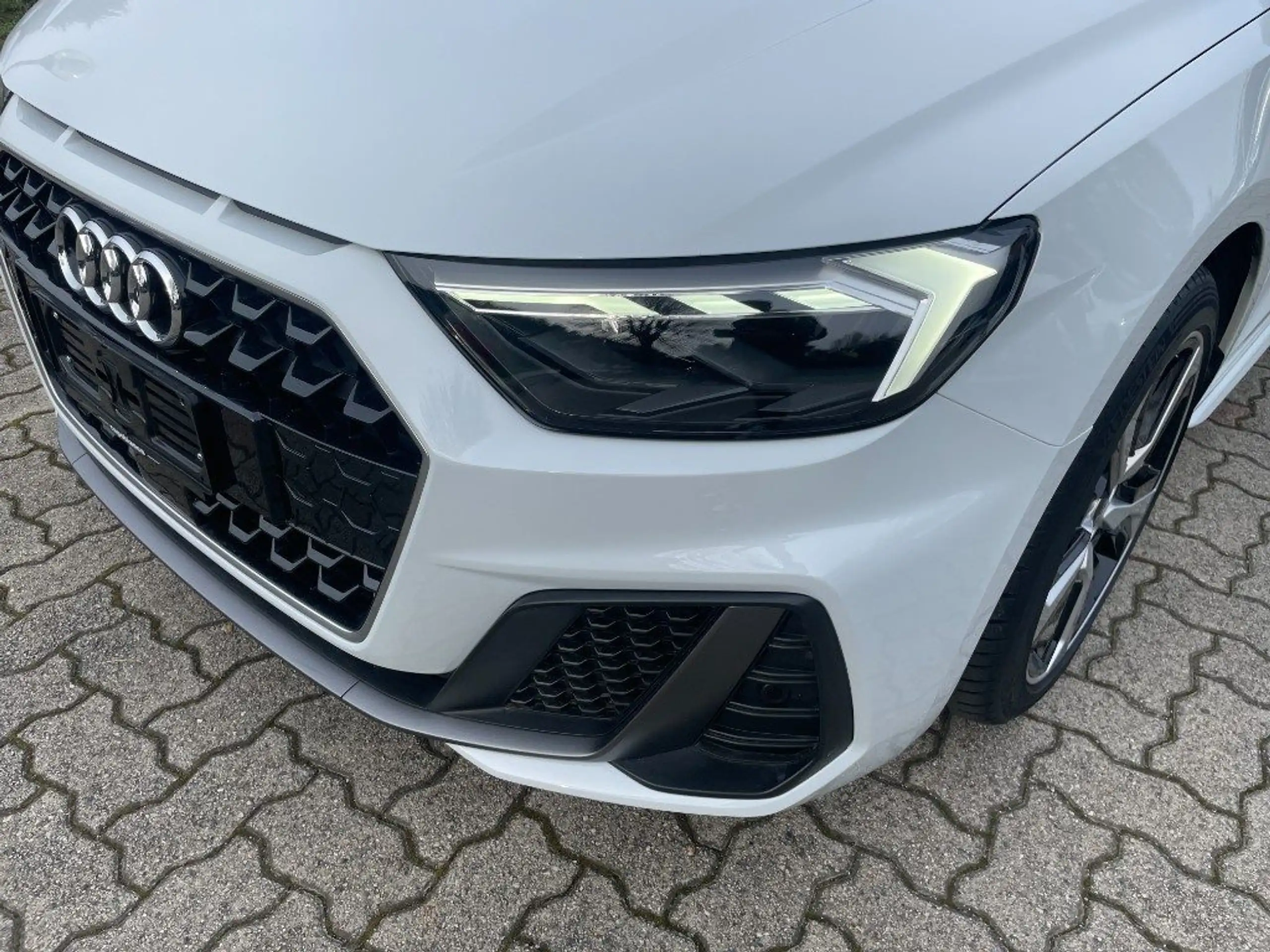 Audi - A1