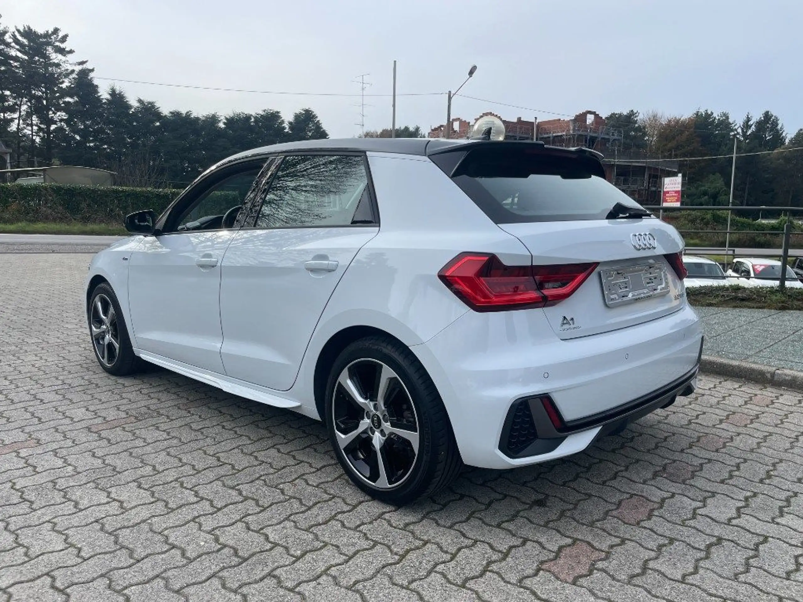 Audi - A1