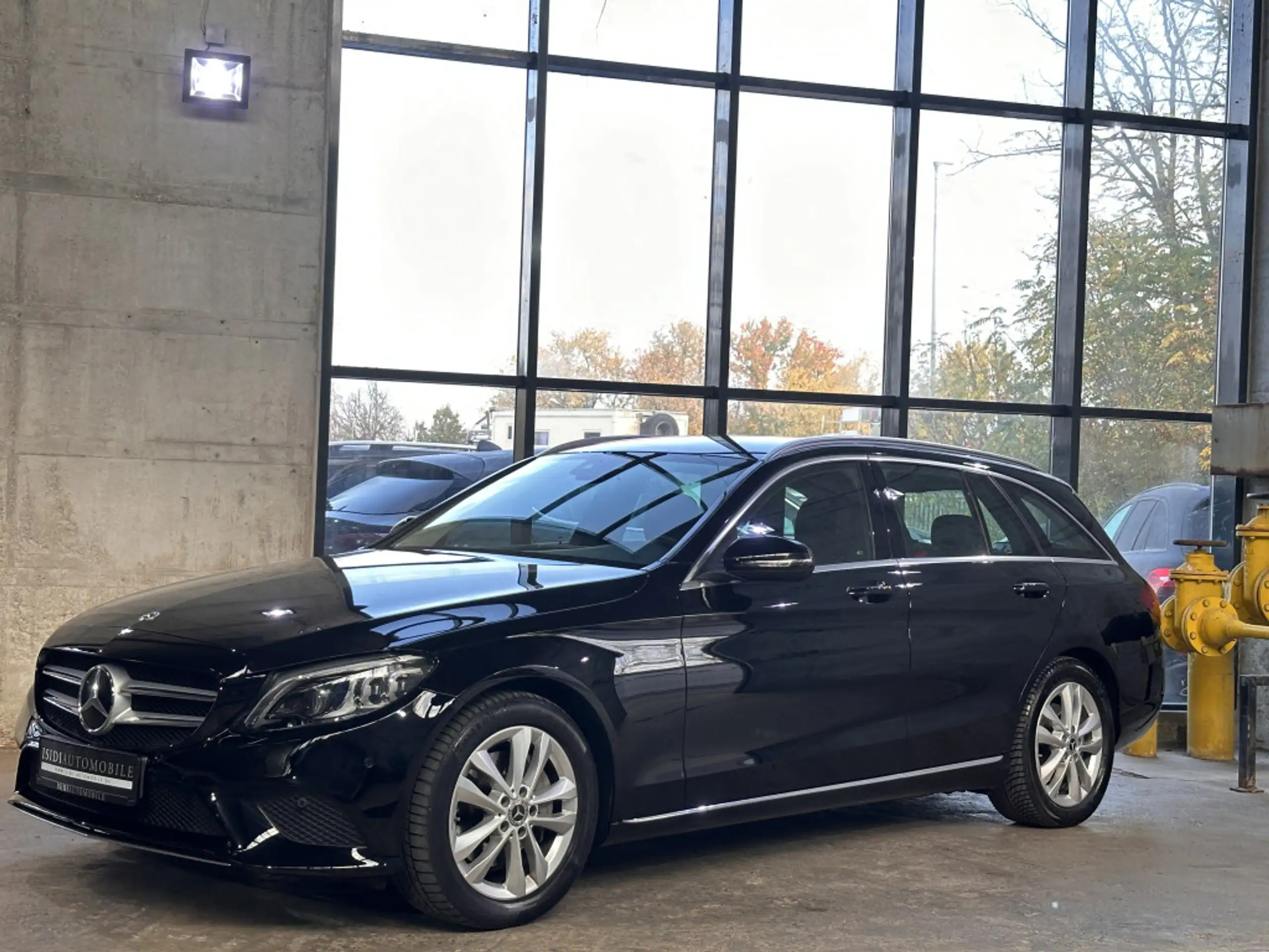 Mercedes-Benz - C 220