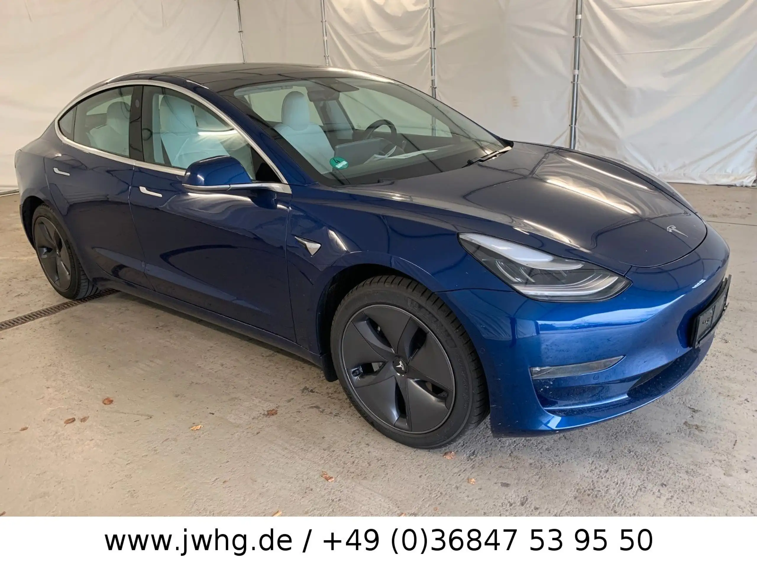 Tesla - Model 3