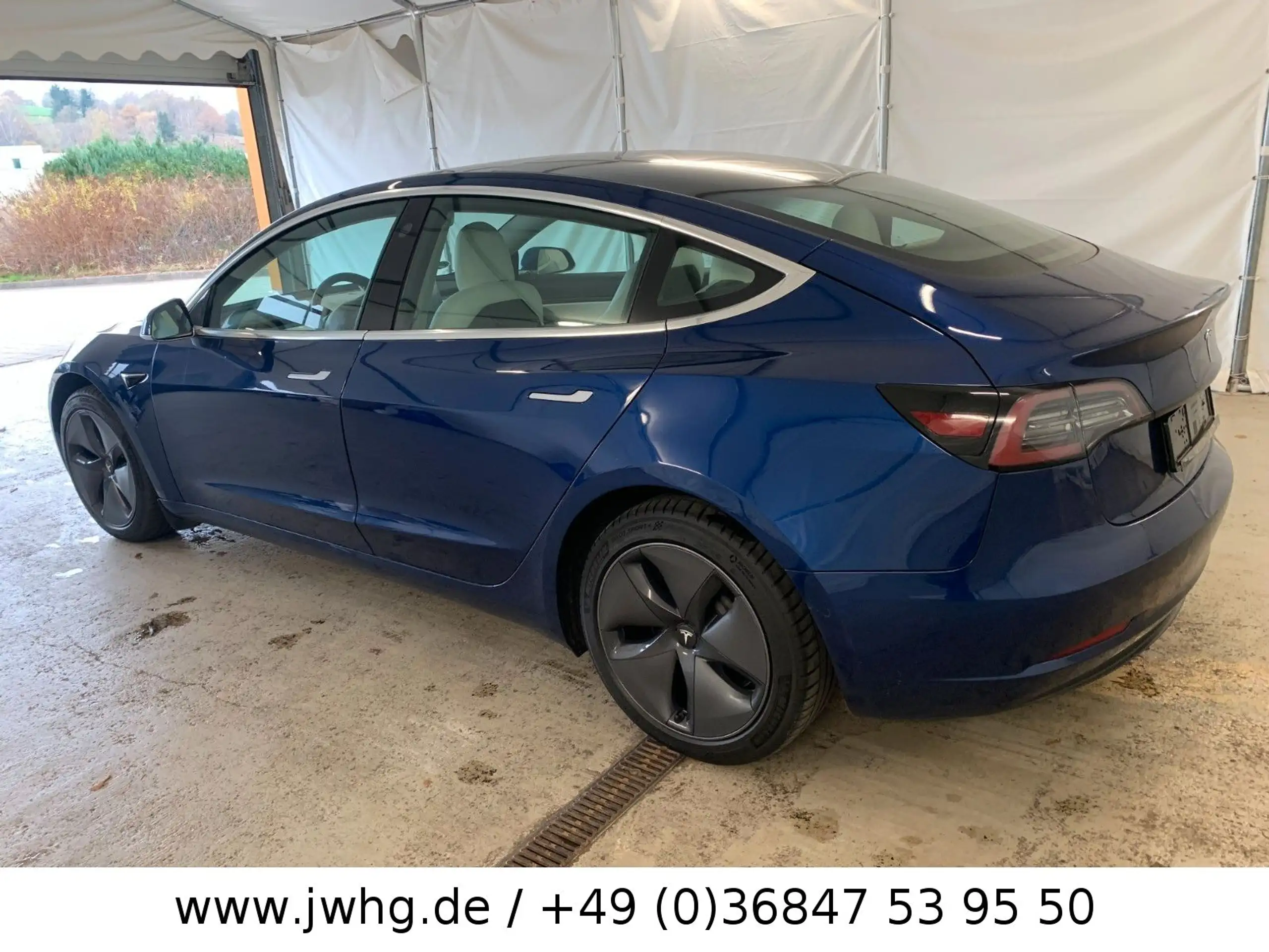 Tesla - Model 3