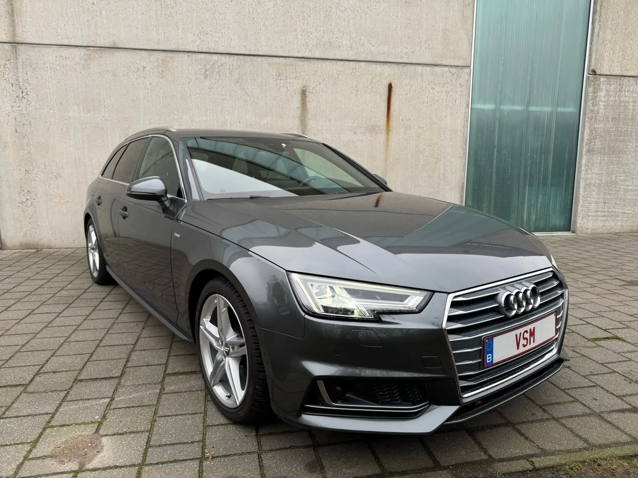 Audi - A4