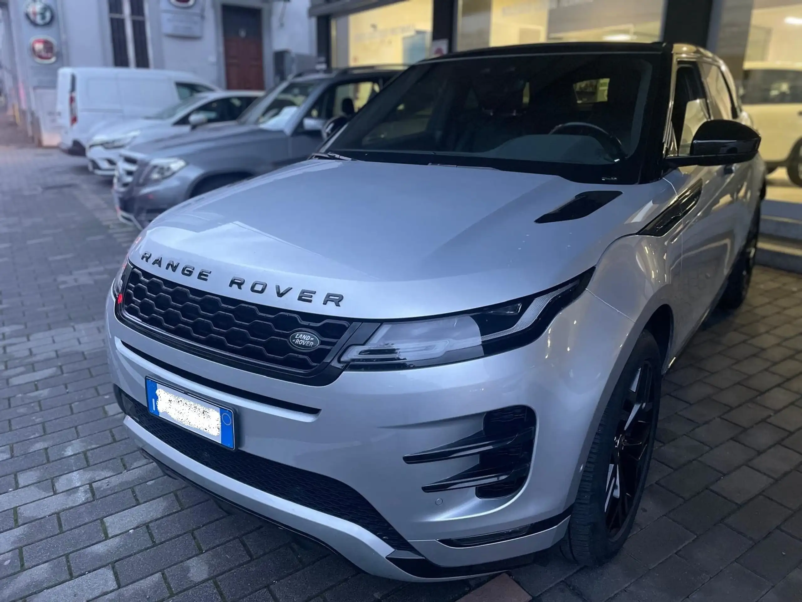 Land Rover - Range Rover Evoque