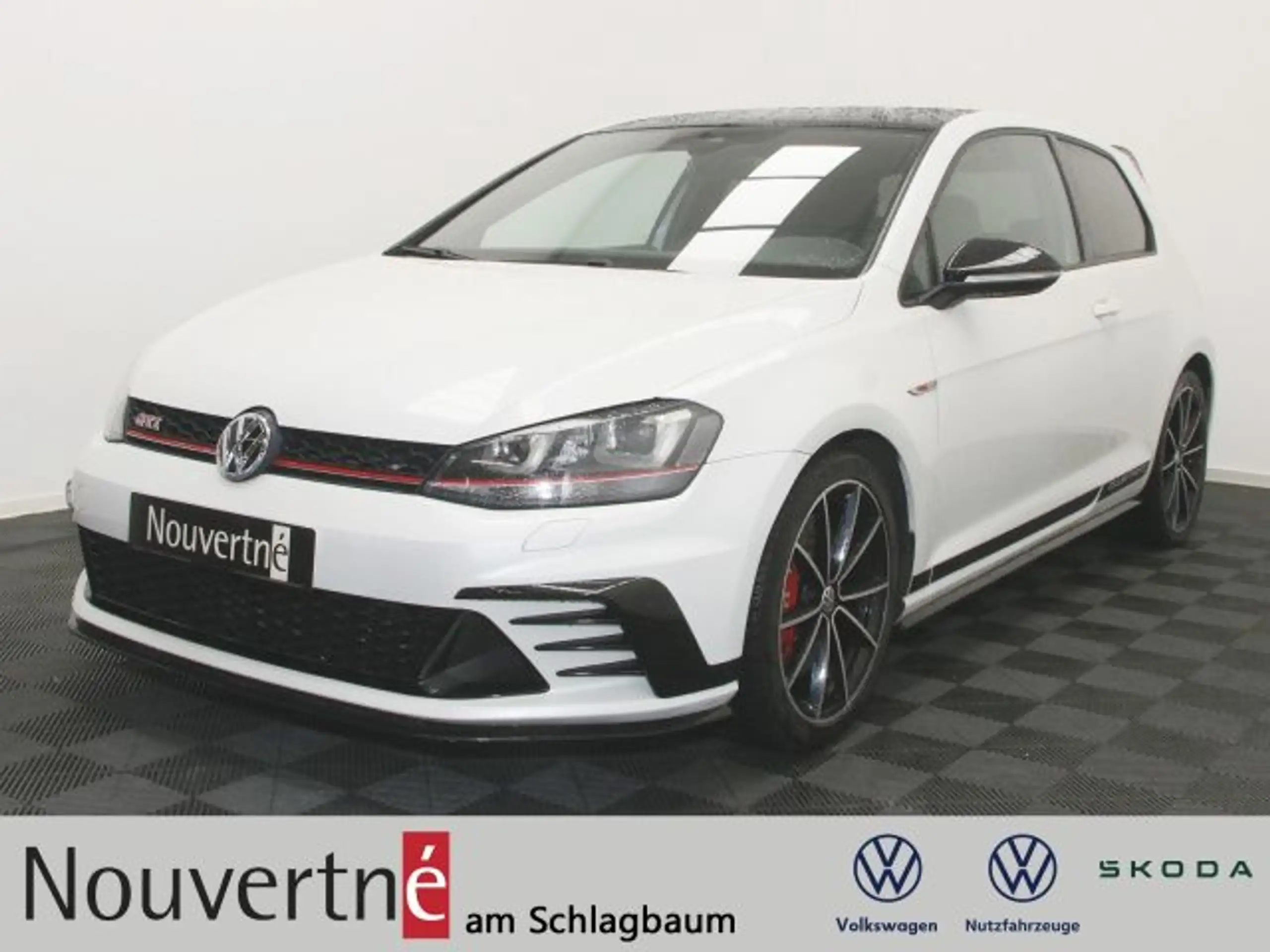 Volkswagen - Golf GTI