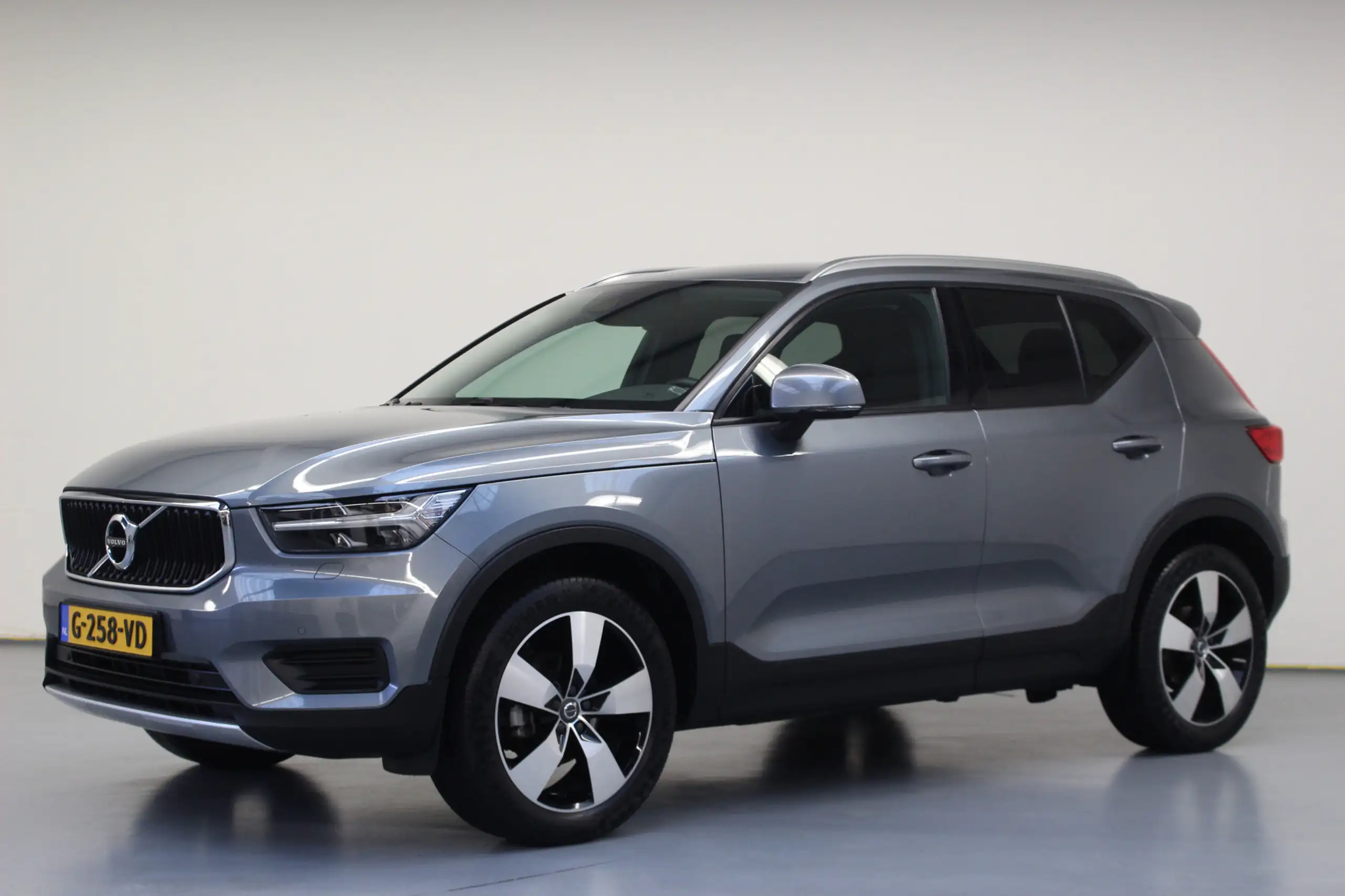 Volvo - XC40