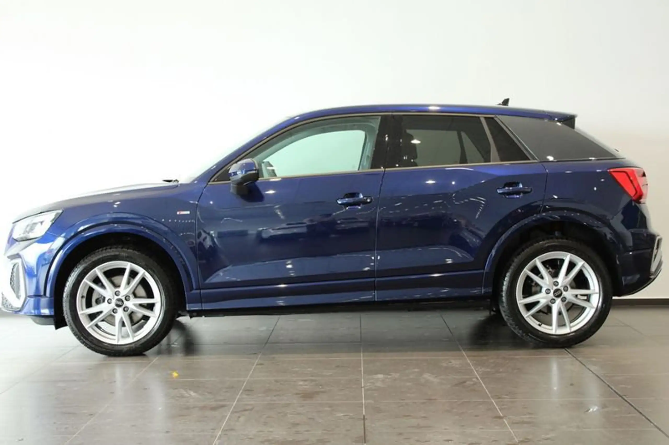 Audi - Q2