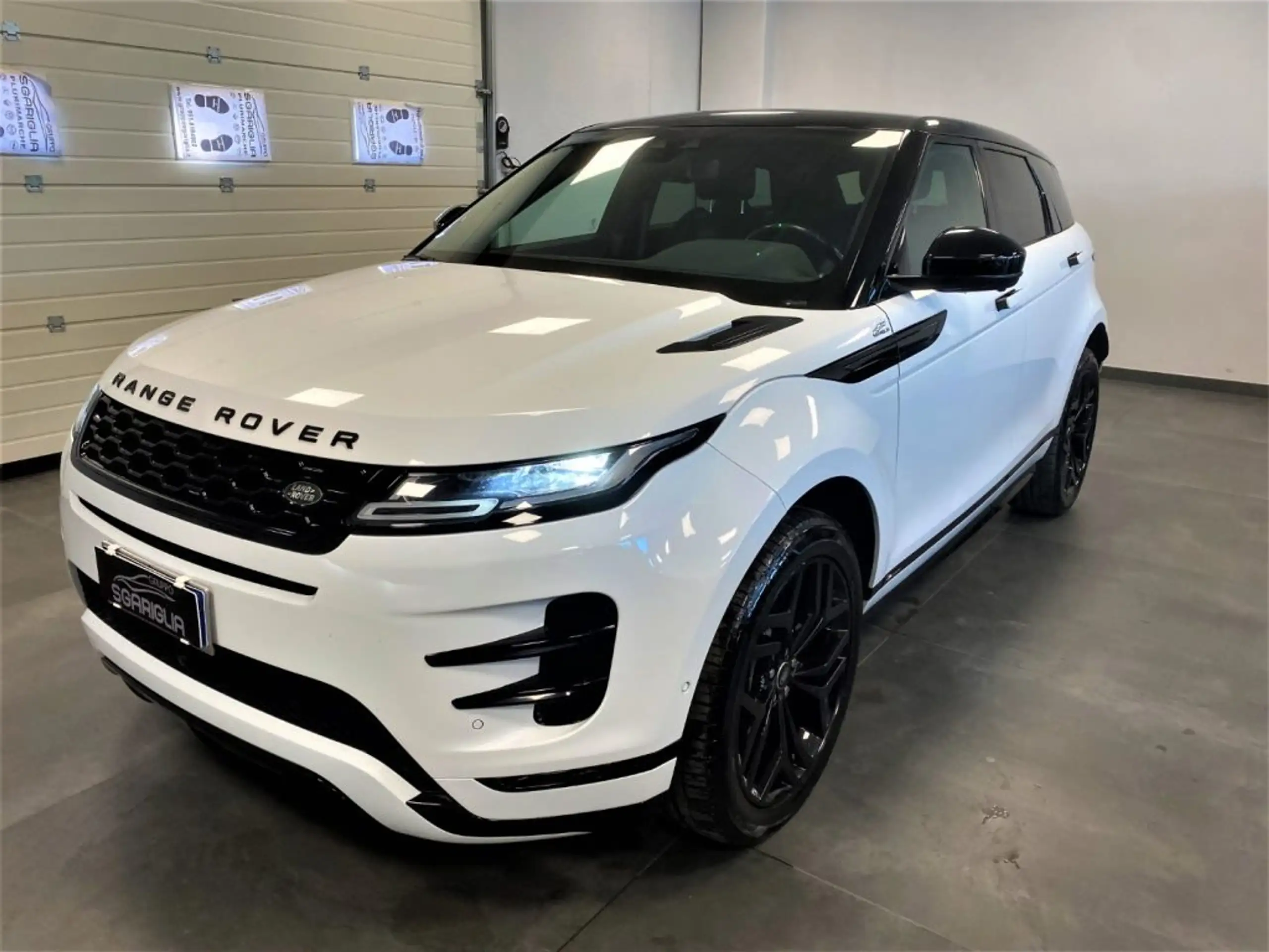 Land Rover - Range Rover Evoque