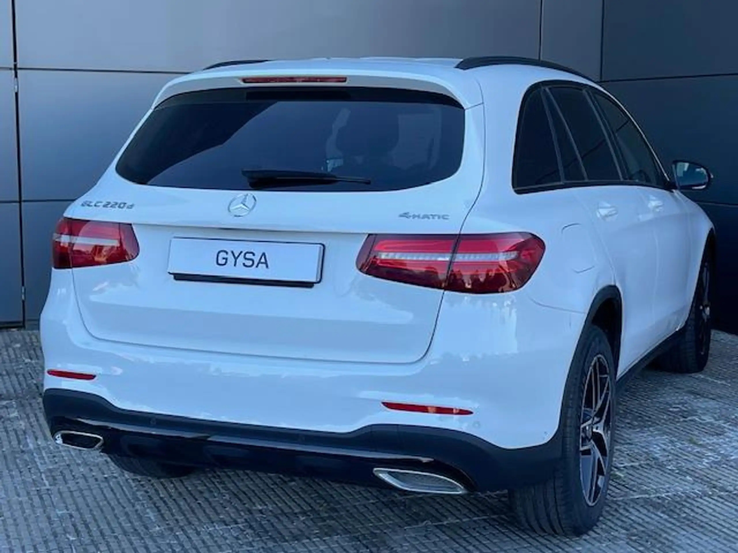 Mercedes-Benz - GLC 220