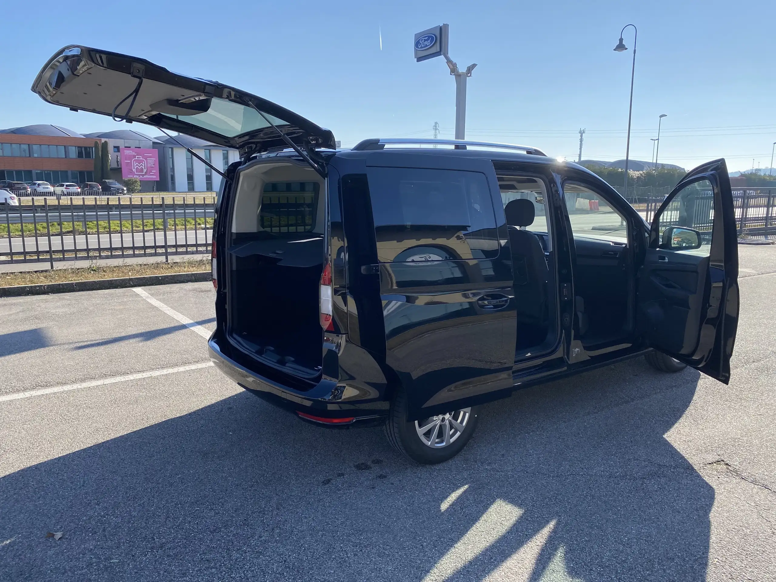 Ford - Tourneo Connect