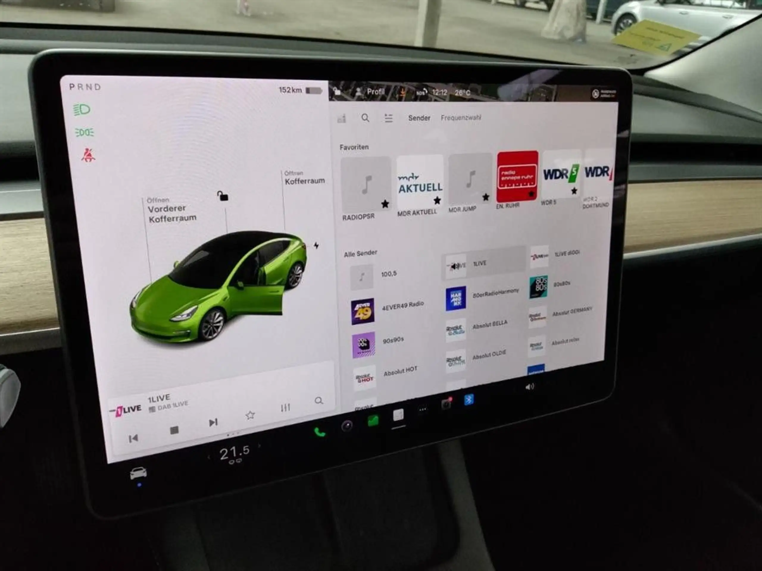 Tesla - Model 3