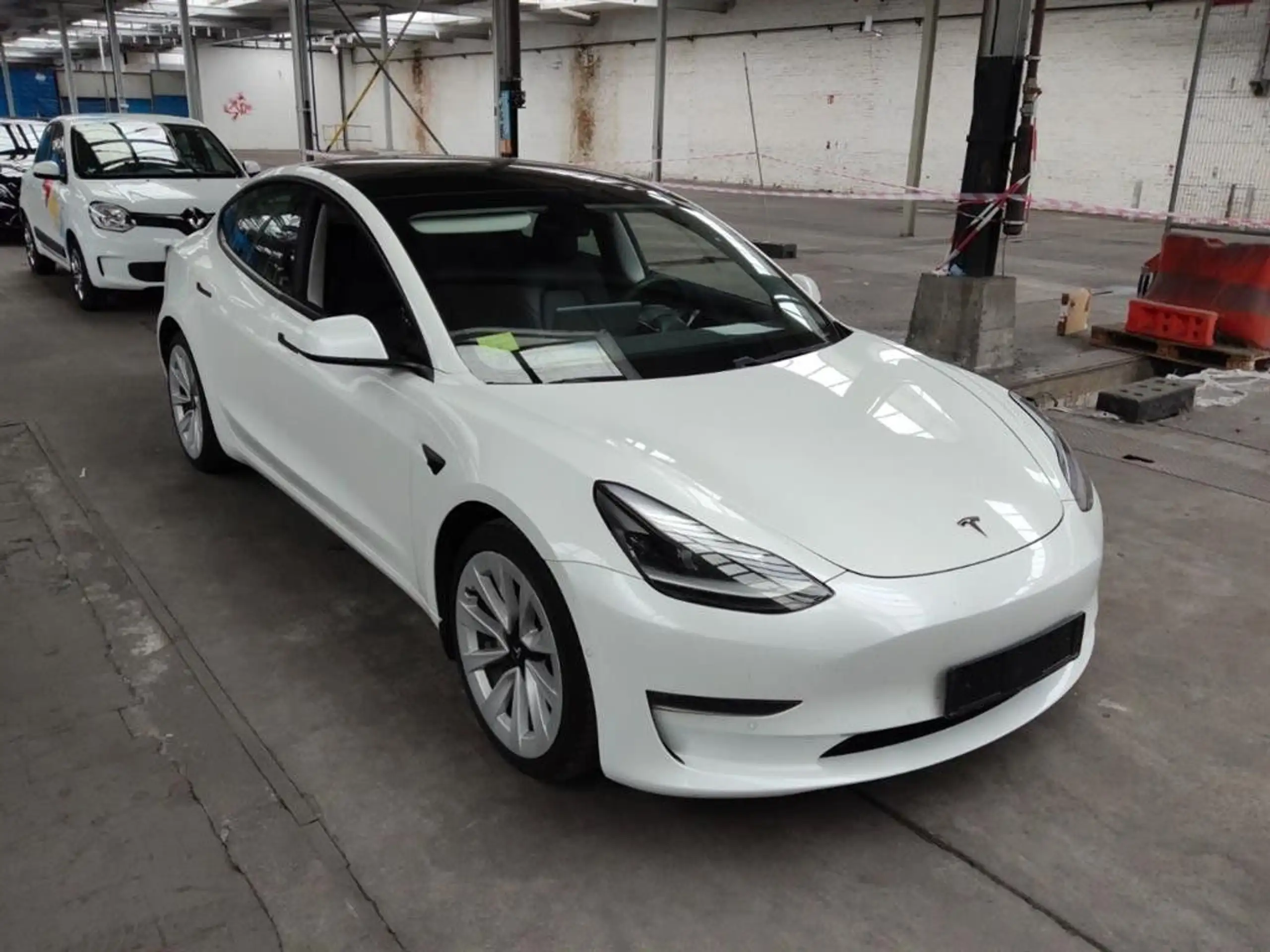 Tesla - Model 3