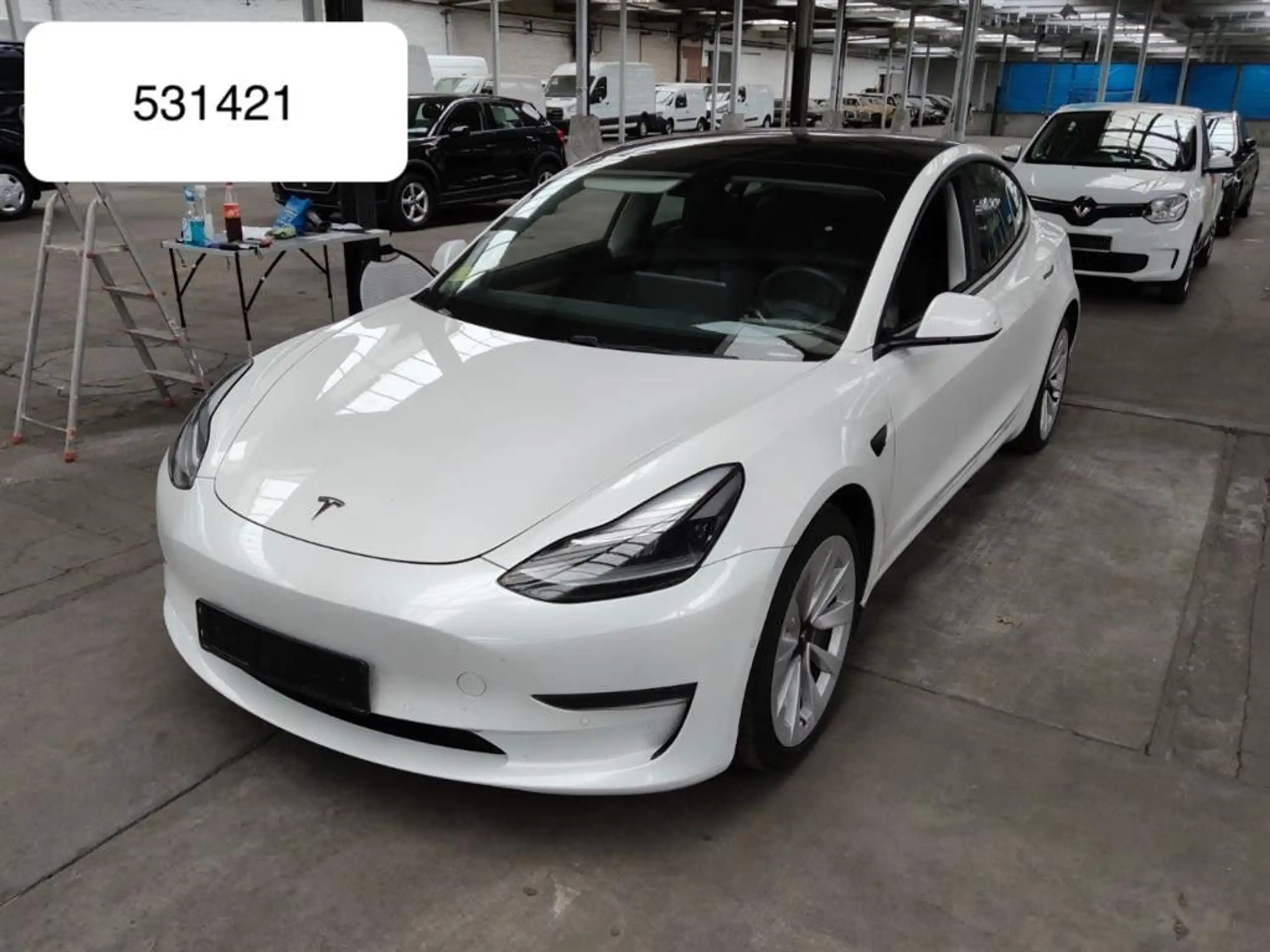 Tesla - Model 3