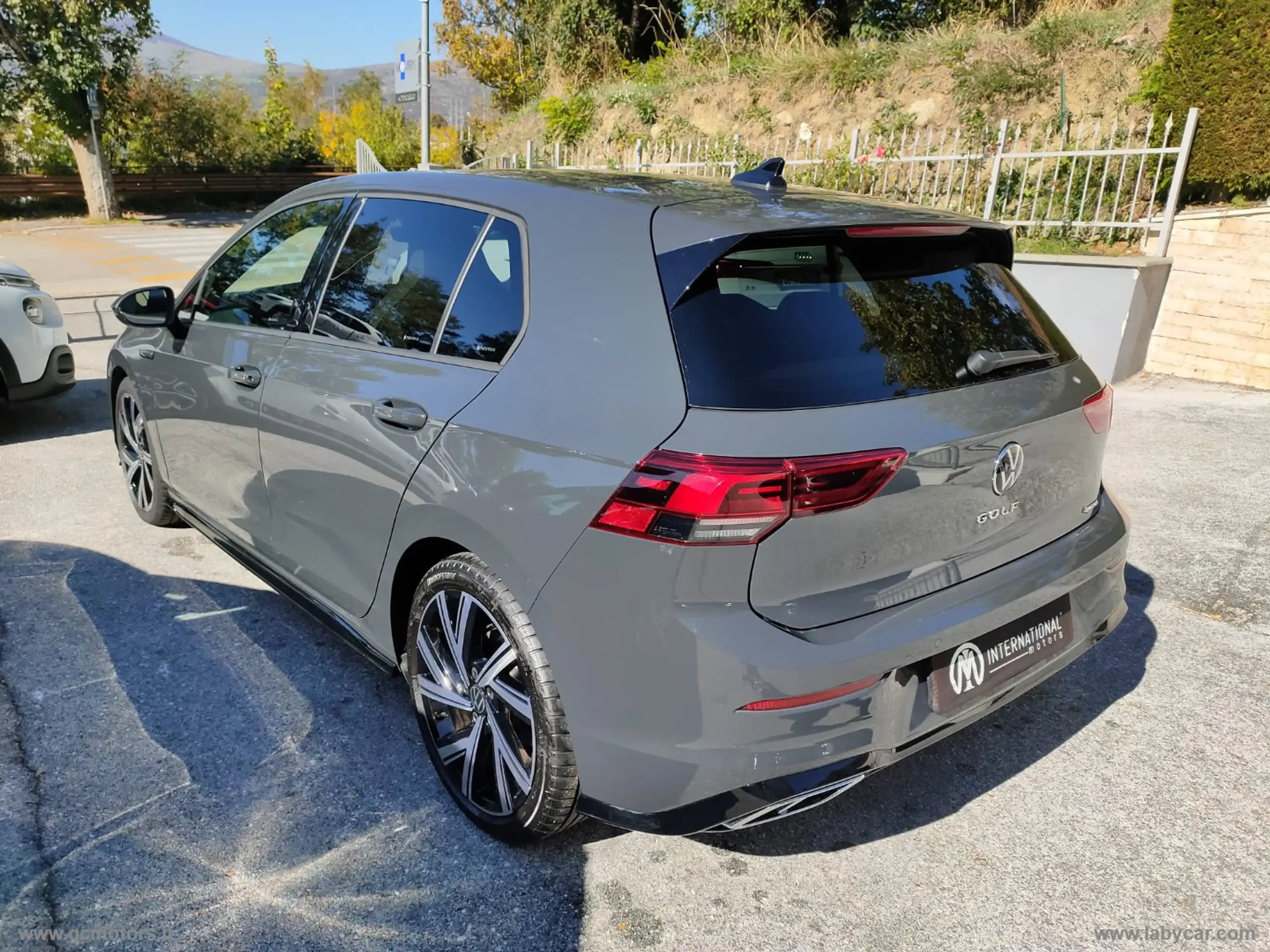 Volkswagen - Golf