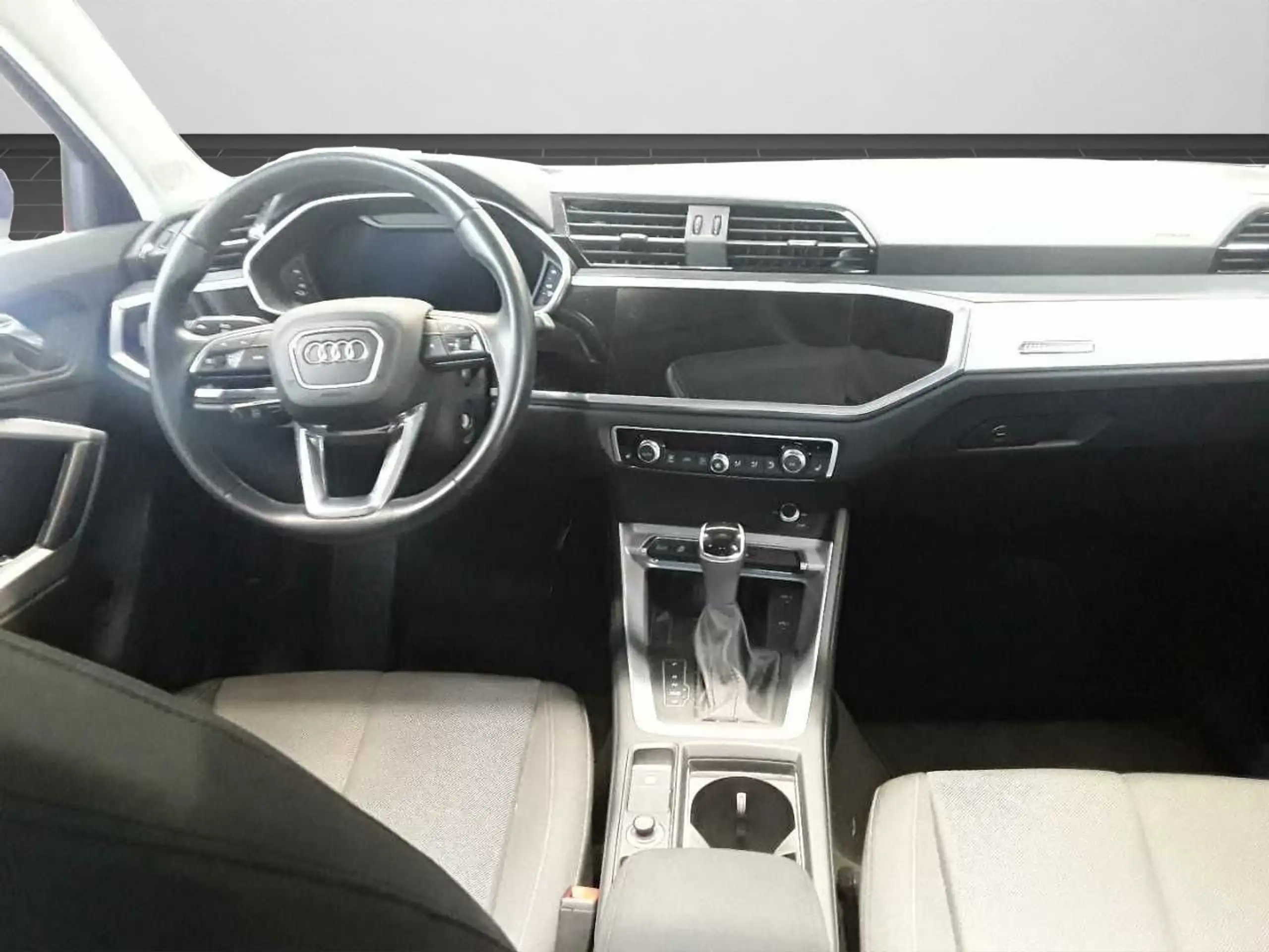 Audi - Q3