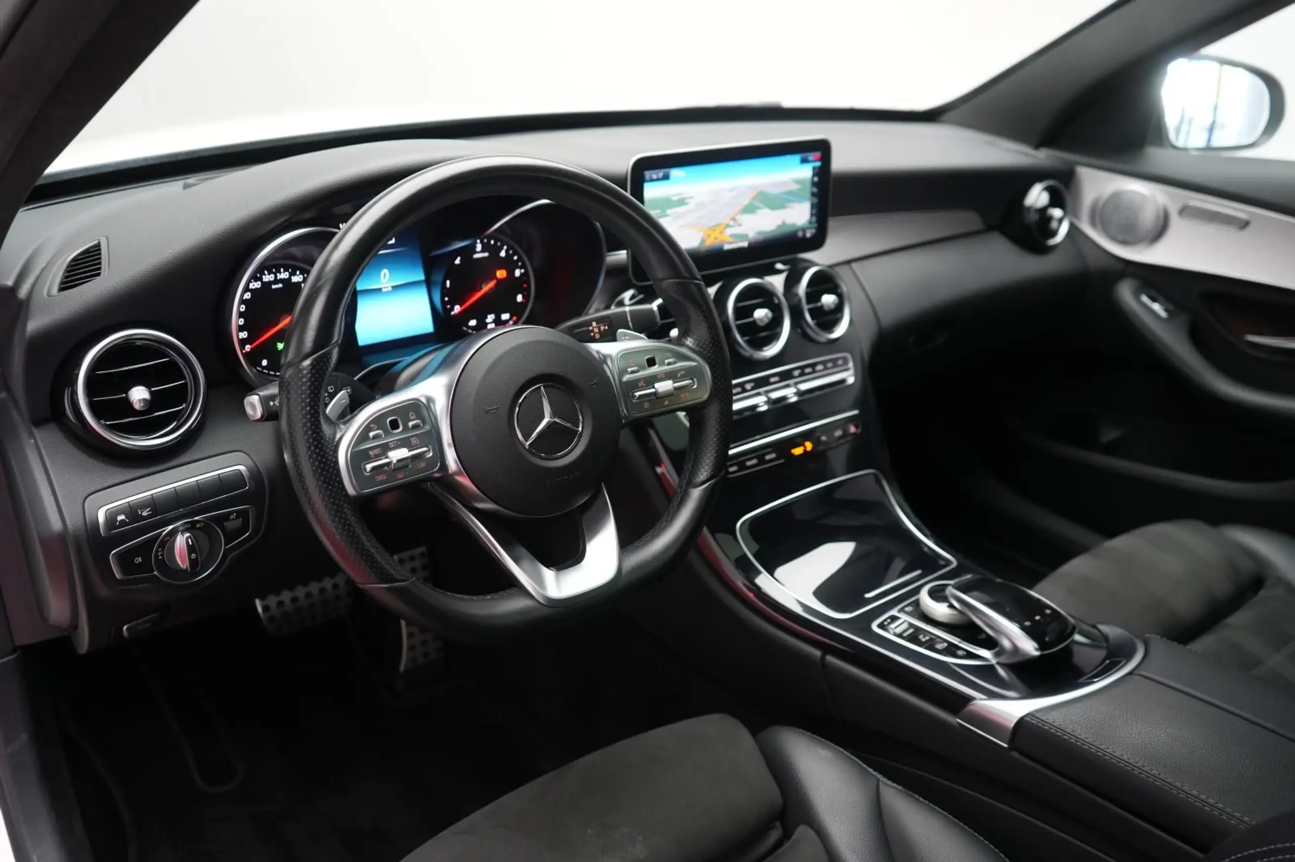 Mercedes-Benz - C 220