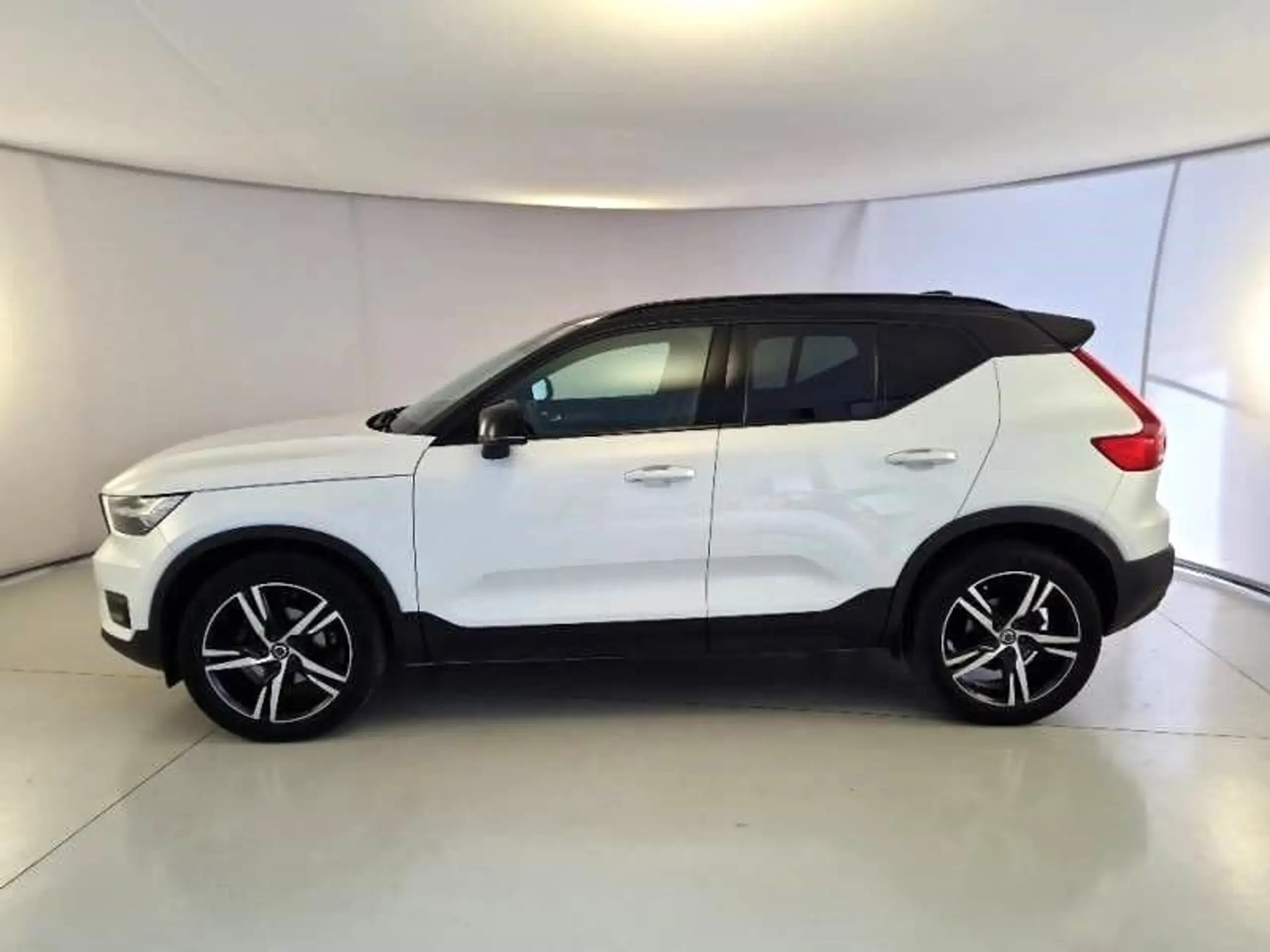 Volvo - XC40