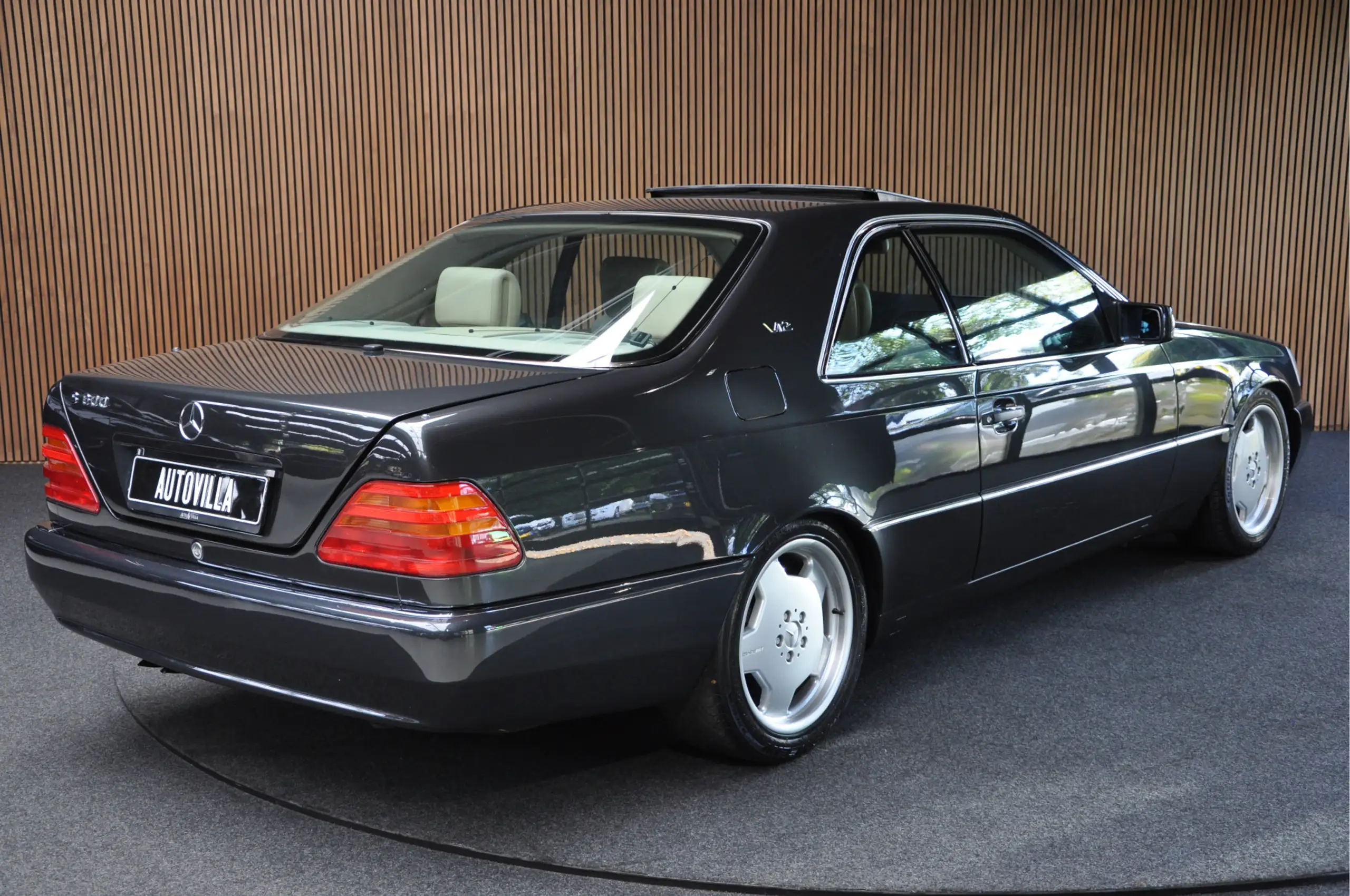 Mercedes-Benz - S 600