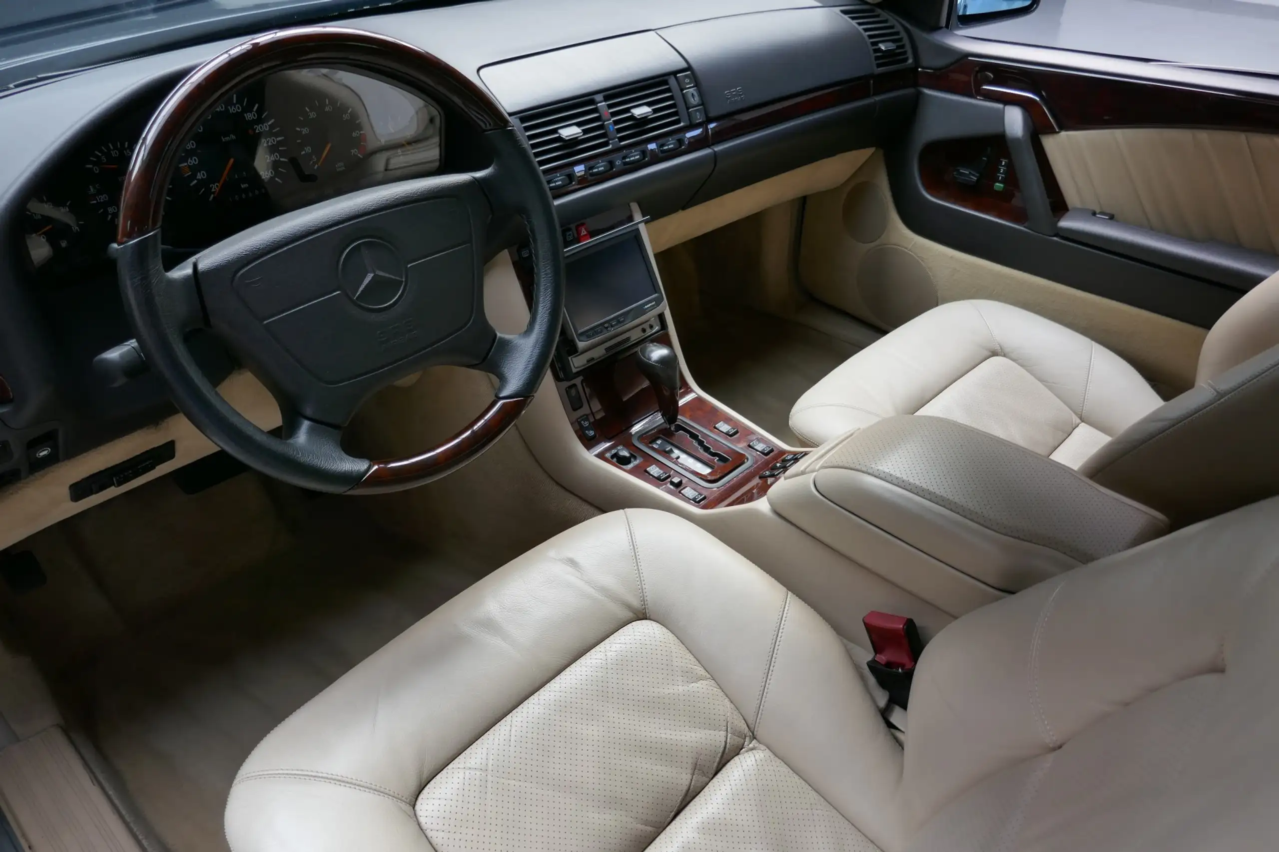 Mercedes-Benz - S 600