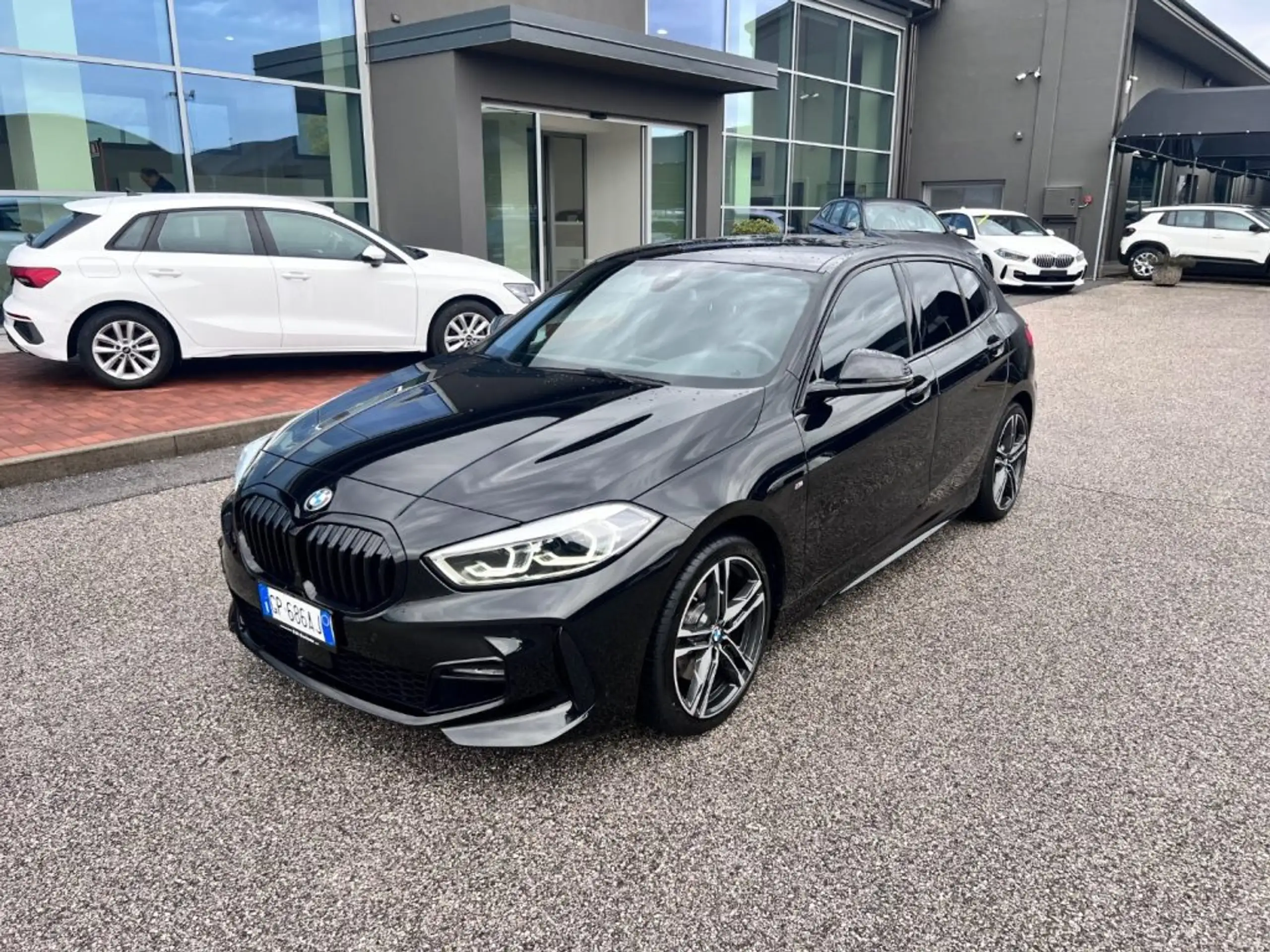 BMW 118 2023