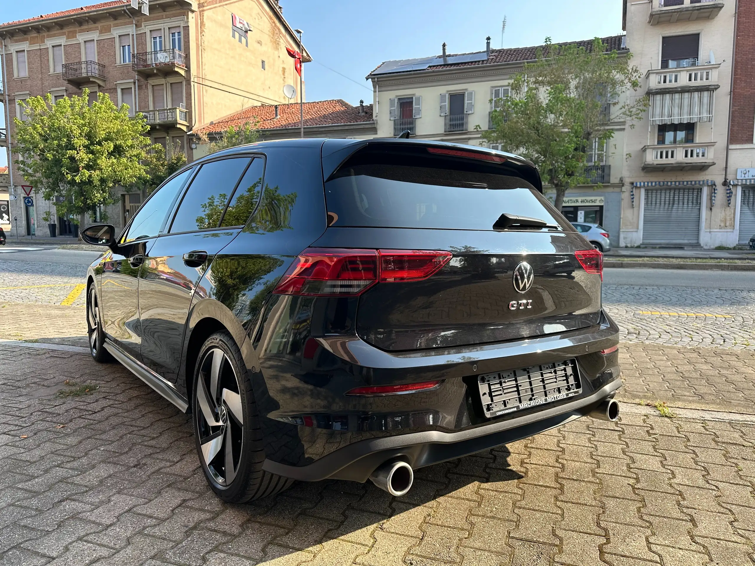 Volkswagen - Golf GTI