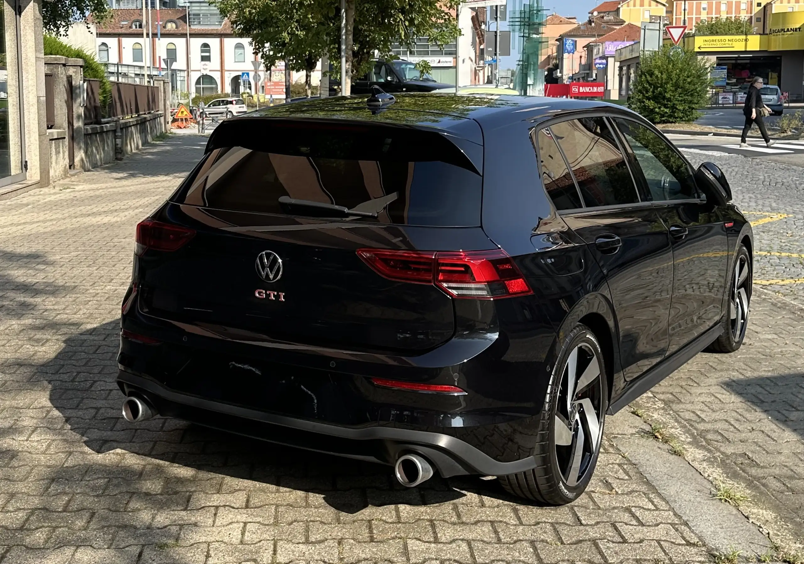 Volkswagen - Golf GTI