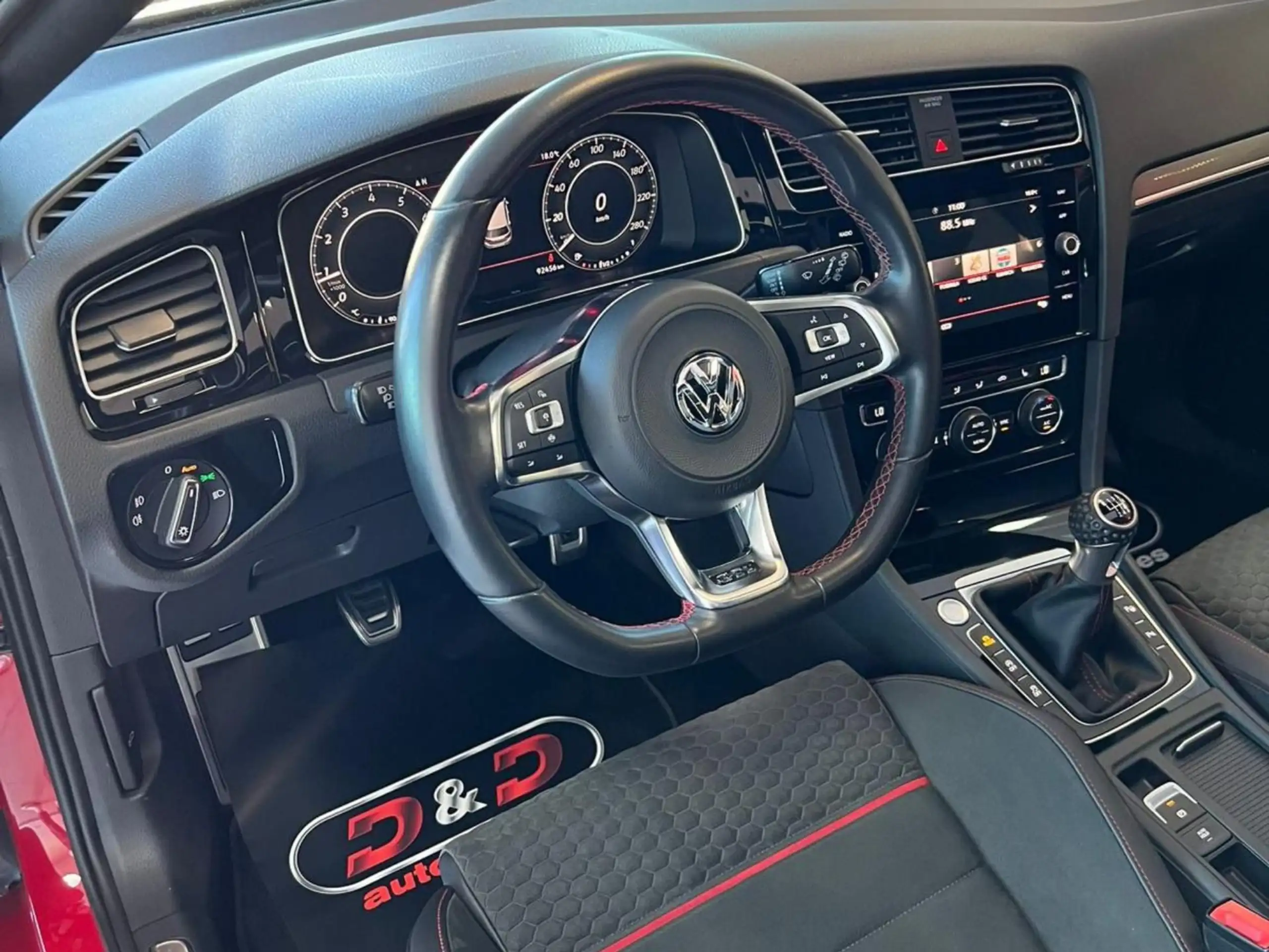 Volkswagen - Golf GTI