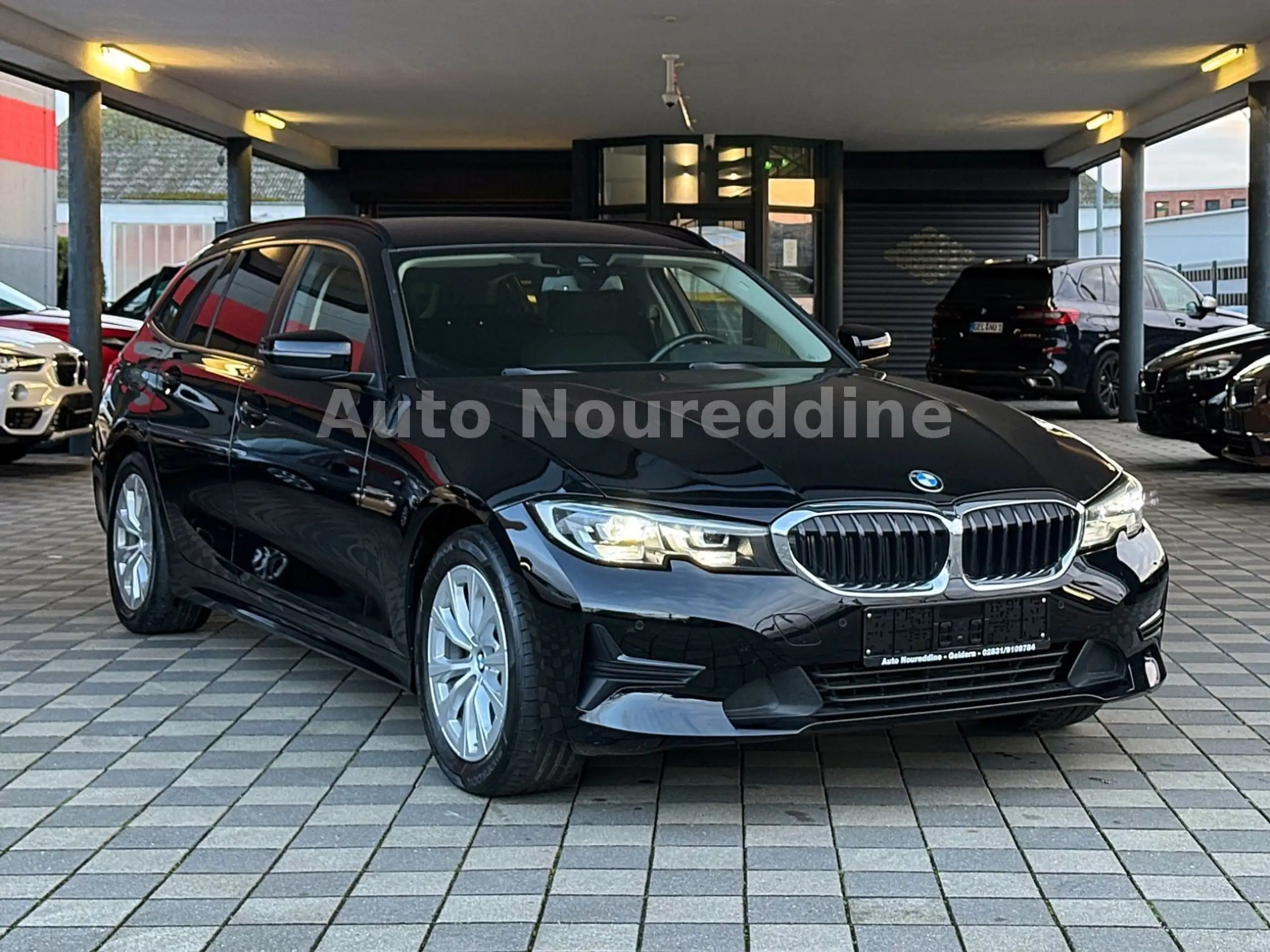 BMW - 318