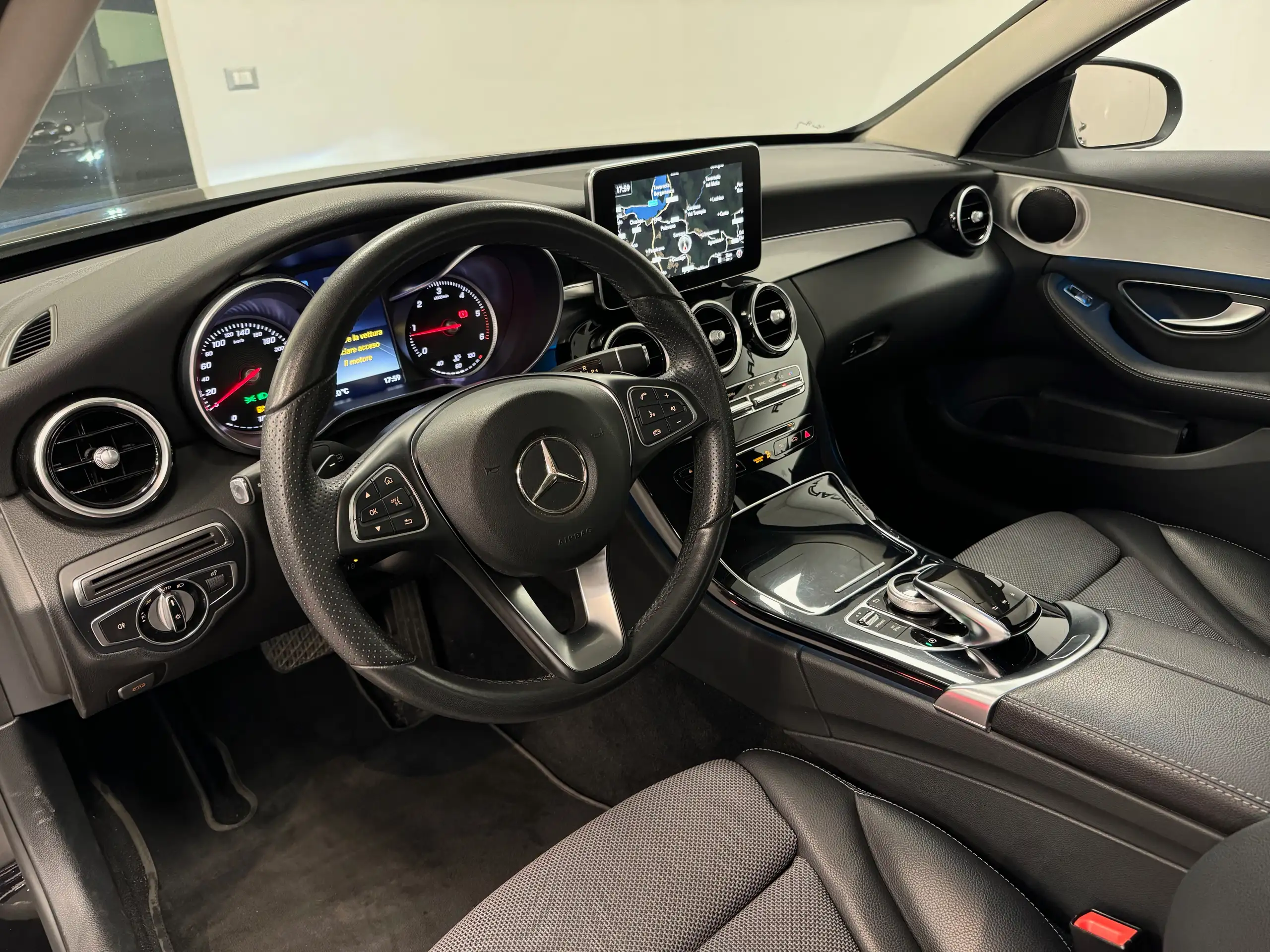 Mercedes-Benz - C 220