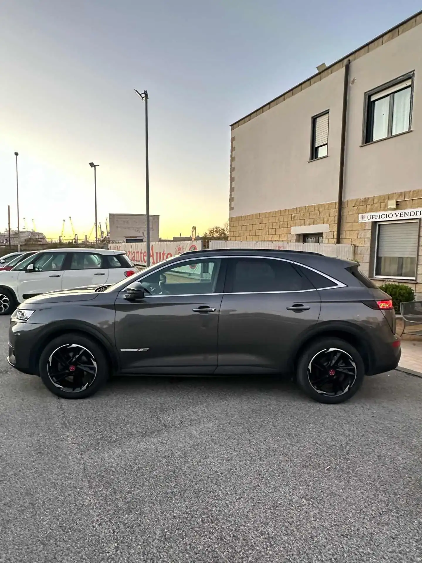 DS Automobiles - DS 7 Crossback