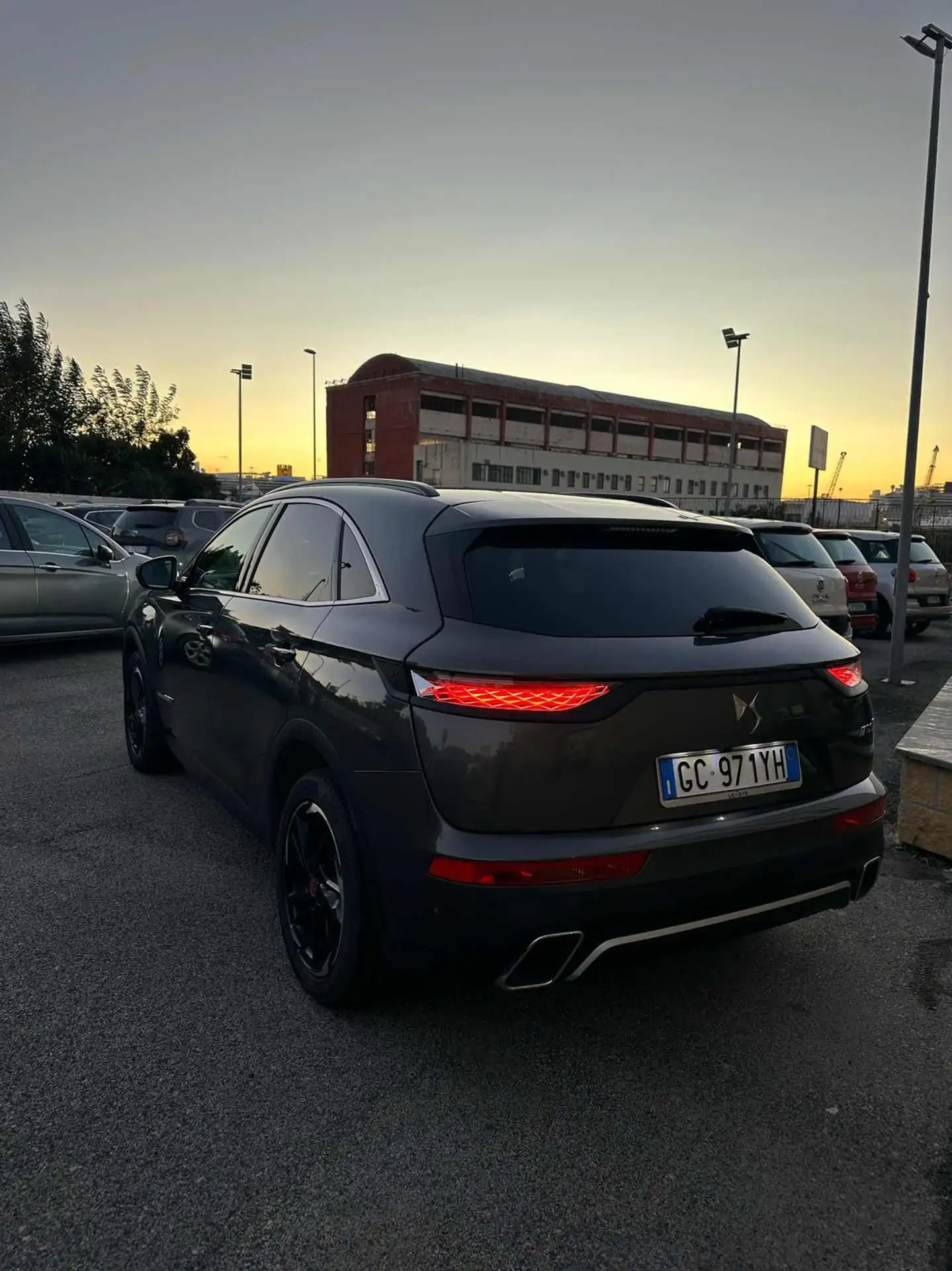 DS Automobiles - DS 7 Crossback