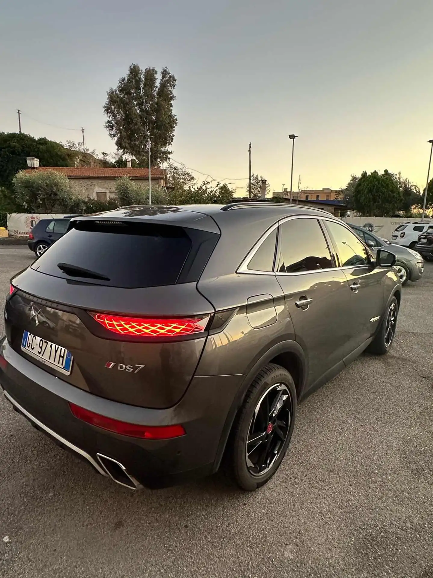 DS Automobiles - DS 7 Crossback