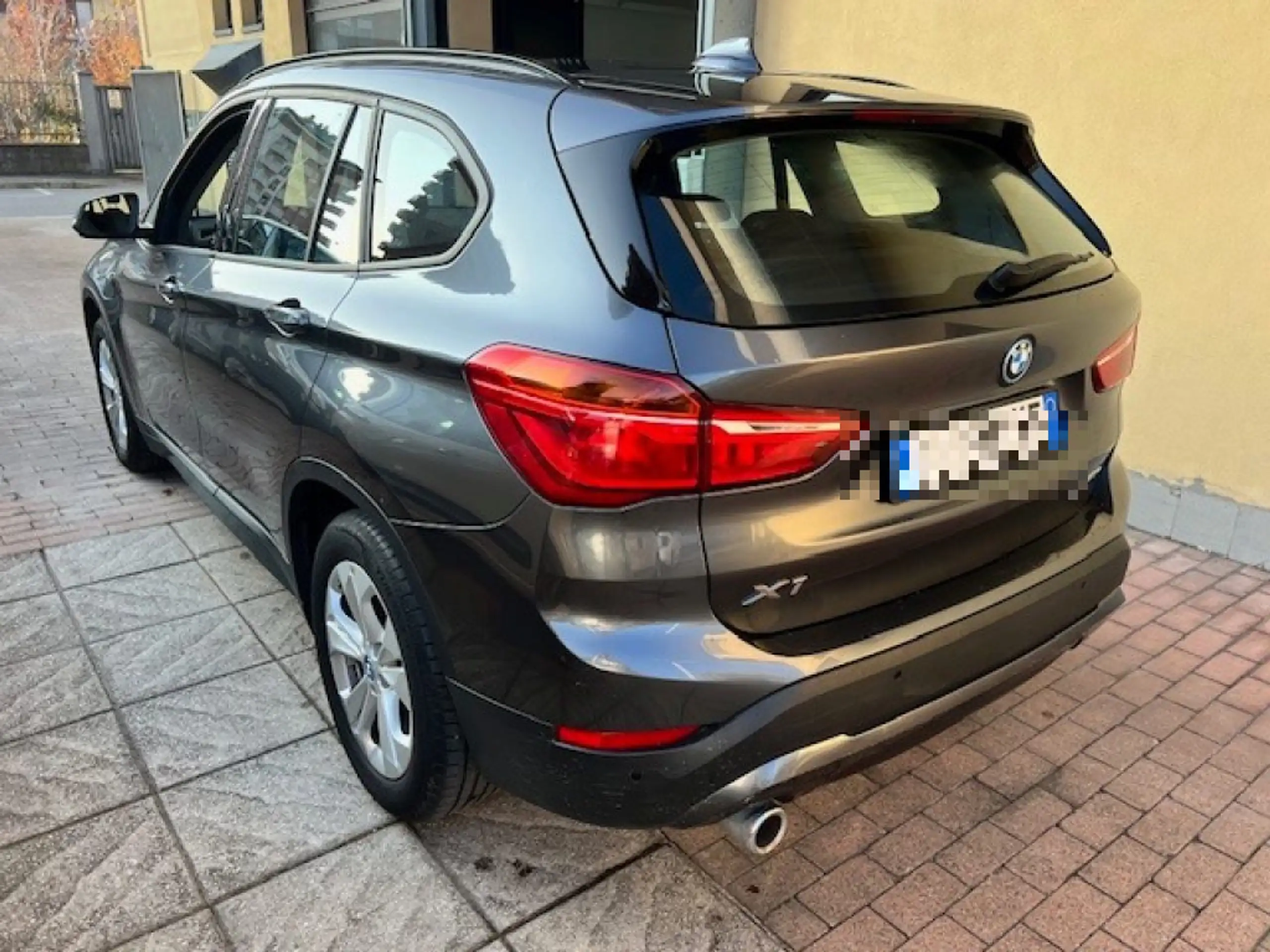 BMW - X1