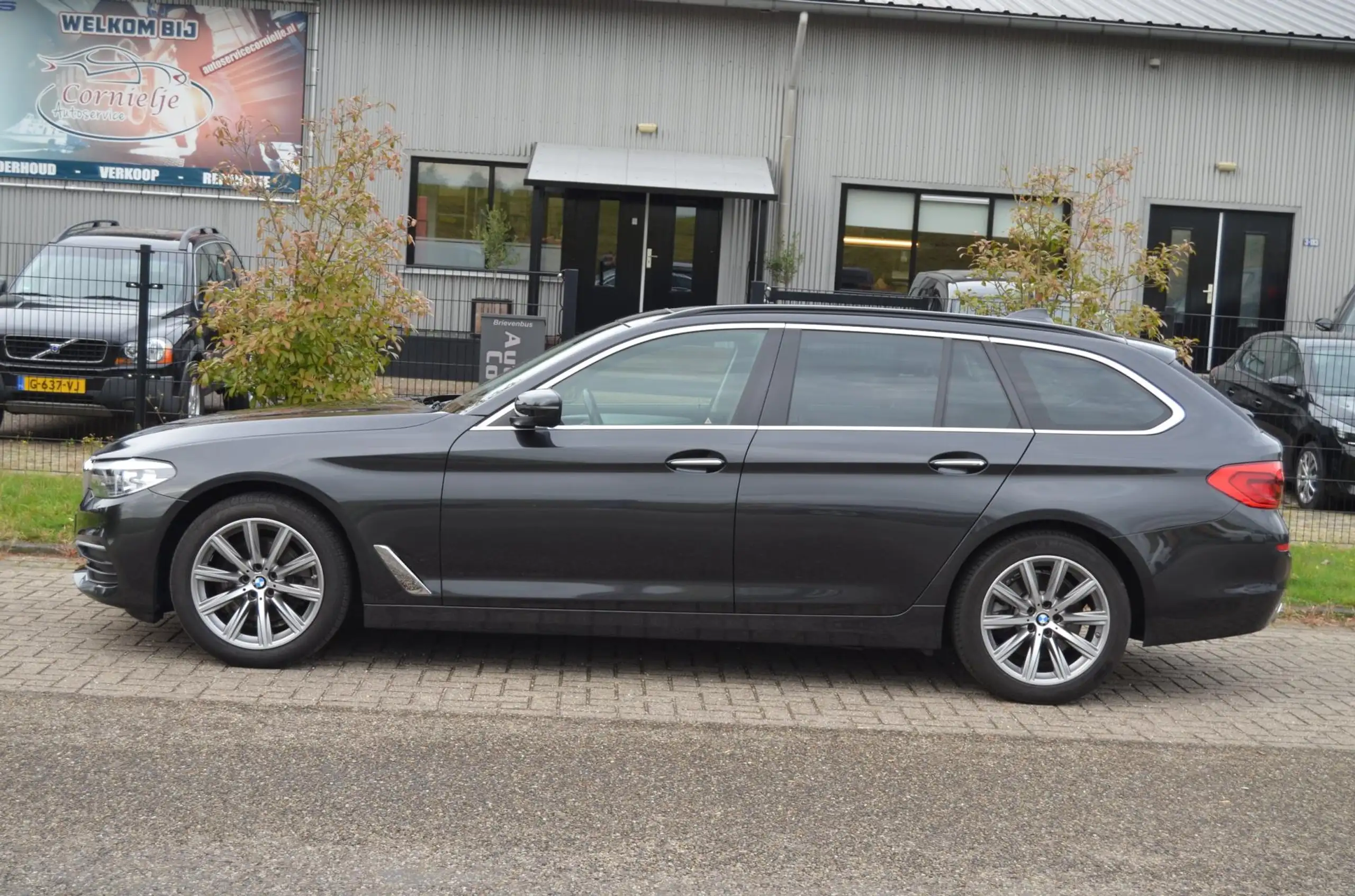 BMW - 520