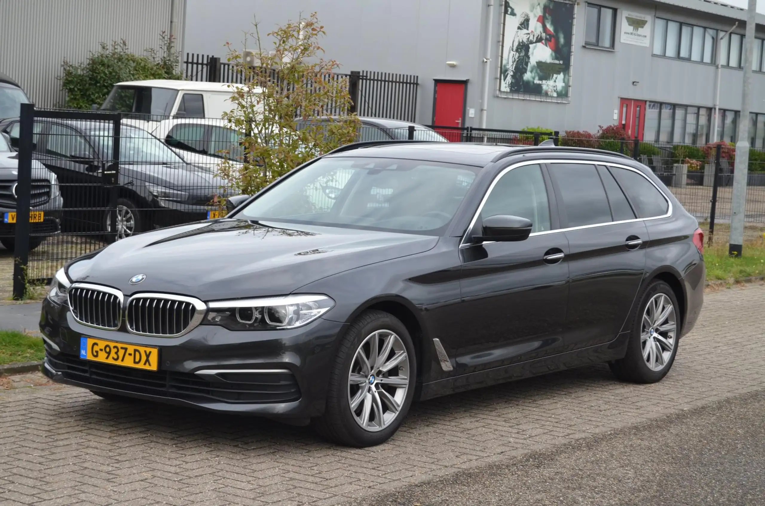 BMW - 520