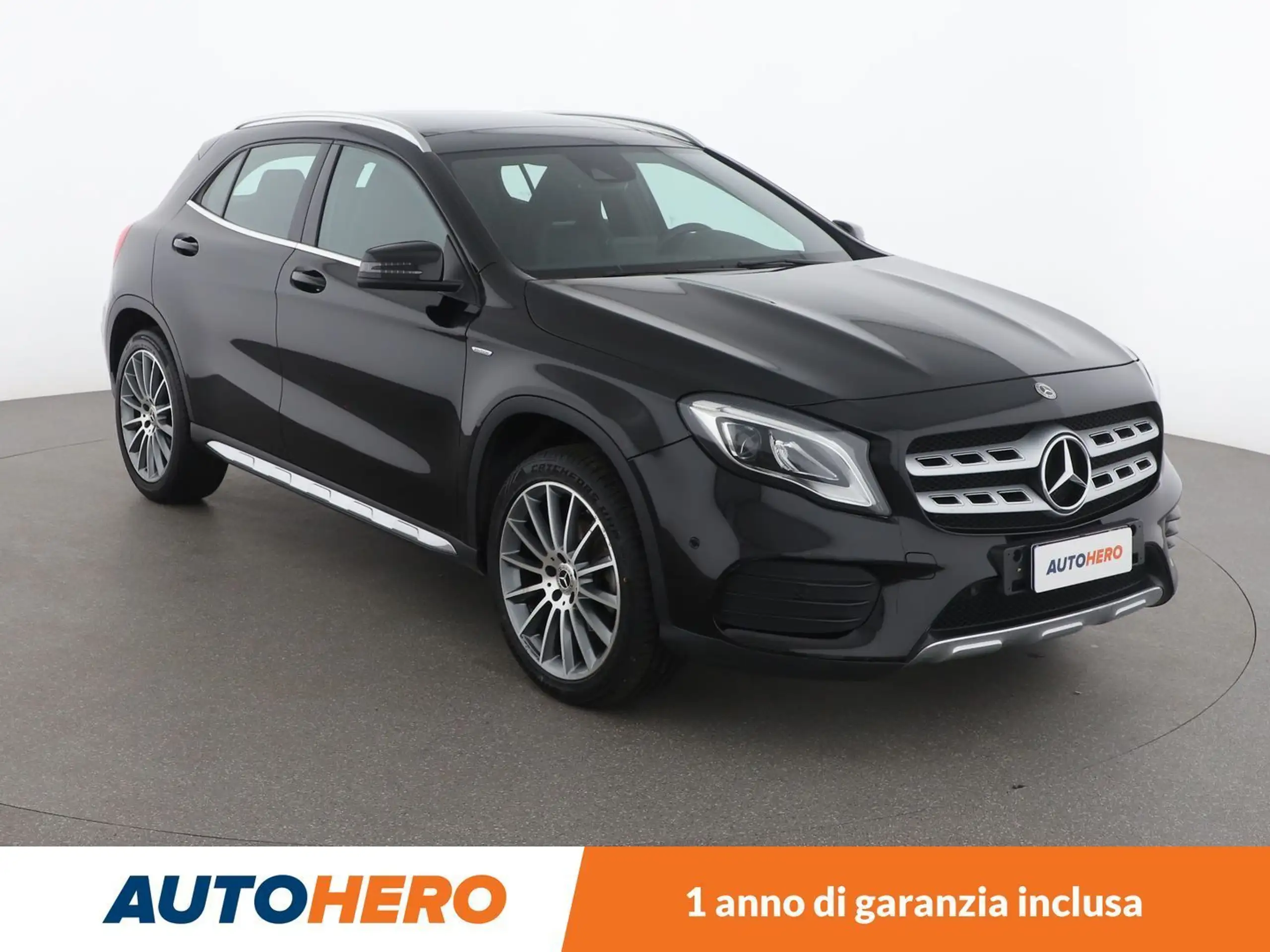 Mercedes-Benz - GLA 220