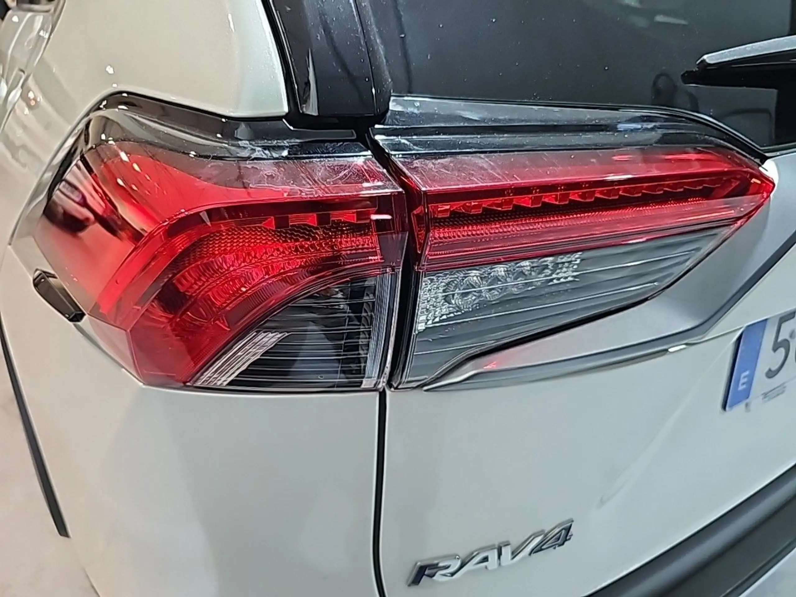 Toyota - RAV 4