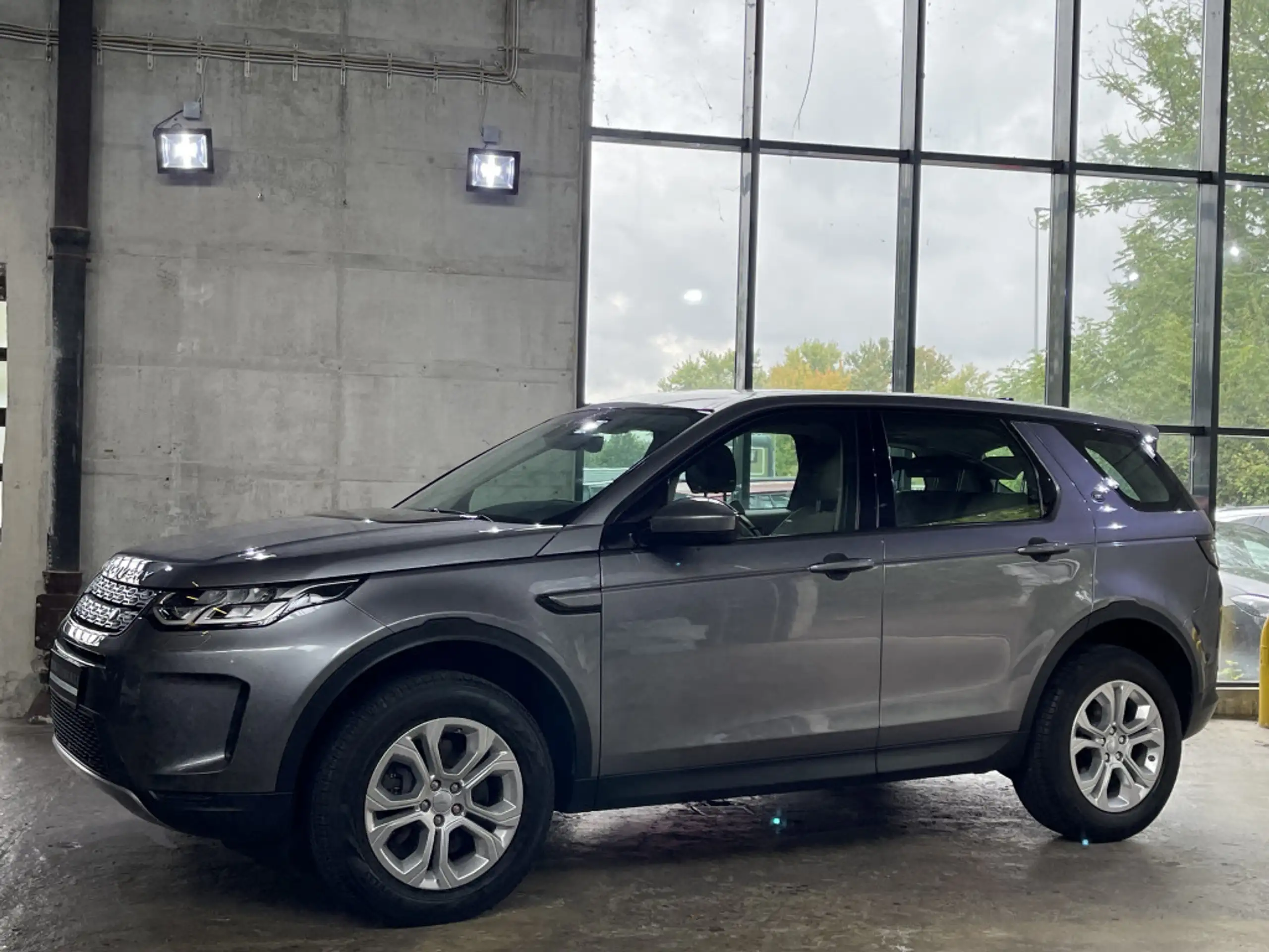 Land Rover - Discovery Sport