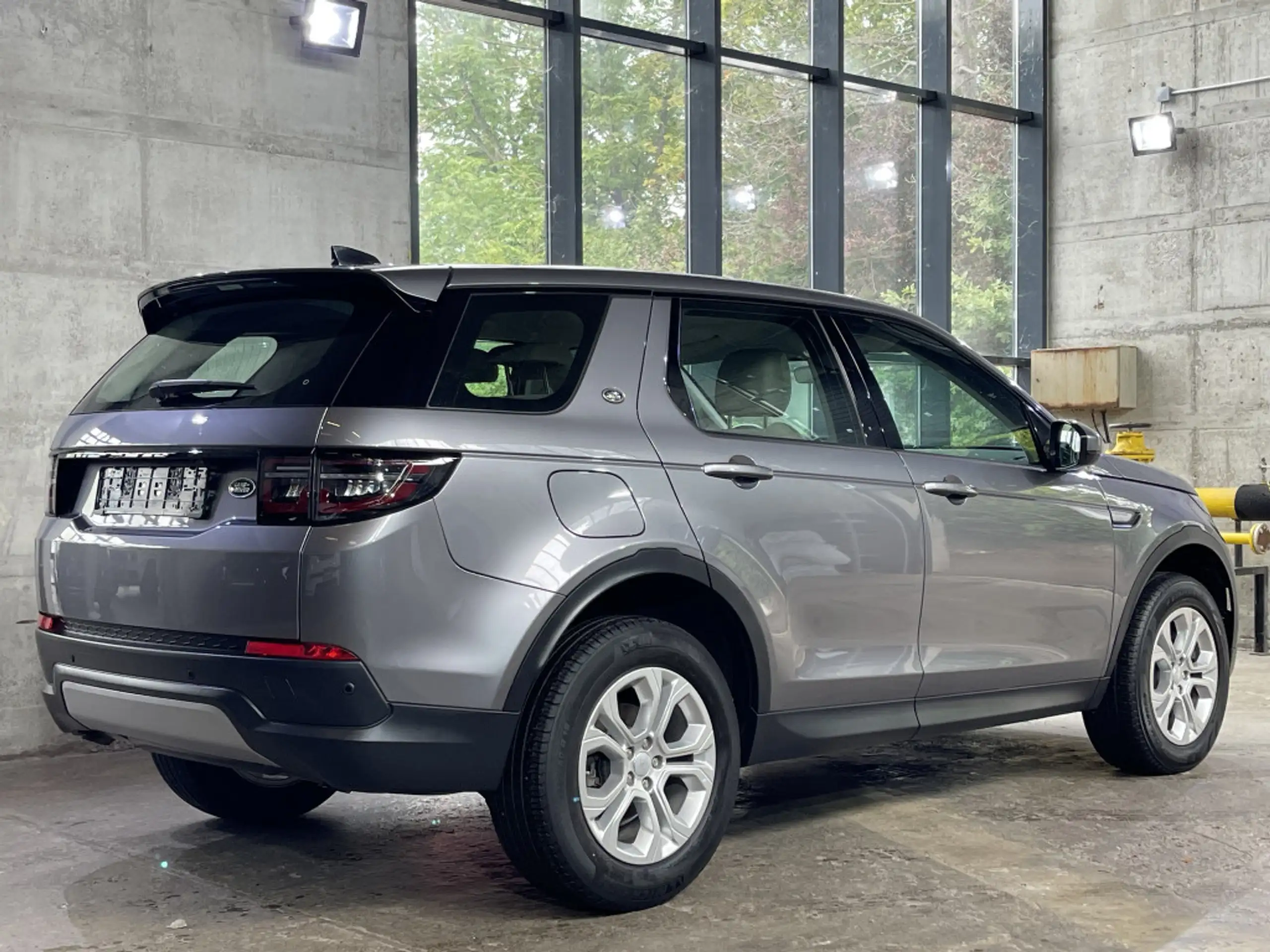 Land Rover - Discovery Sport